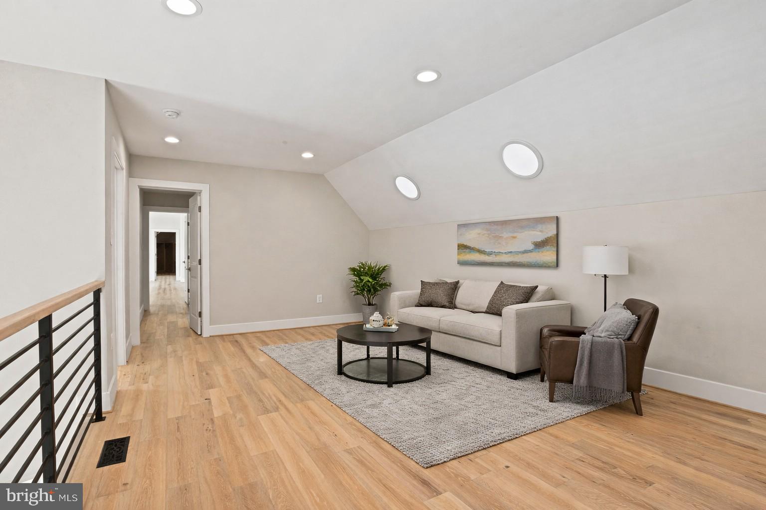 HOLLY GLEN - Residential