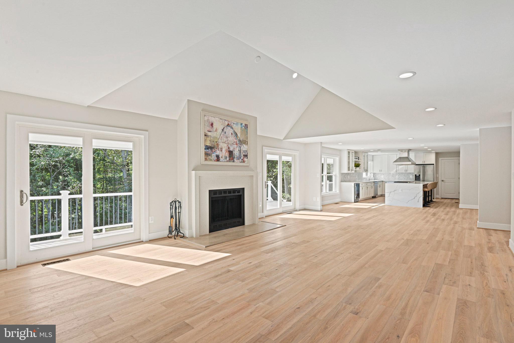 HOLLY GLEN - Residential