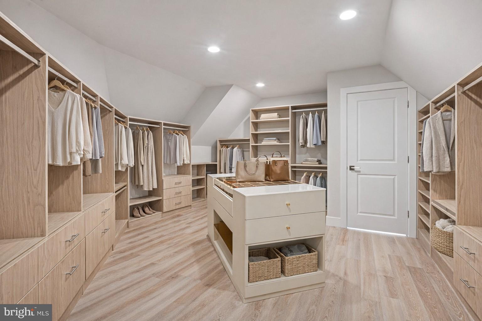 HOLLY GLEN - Residential