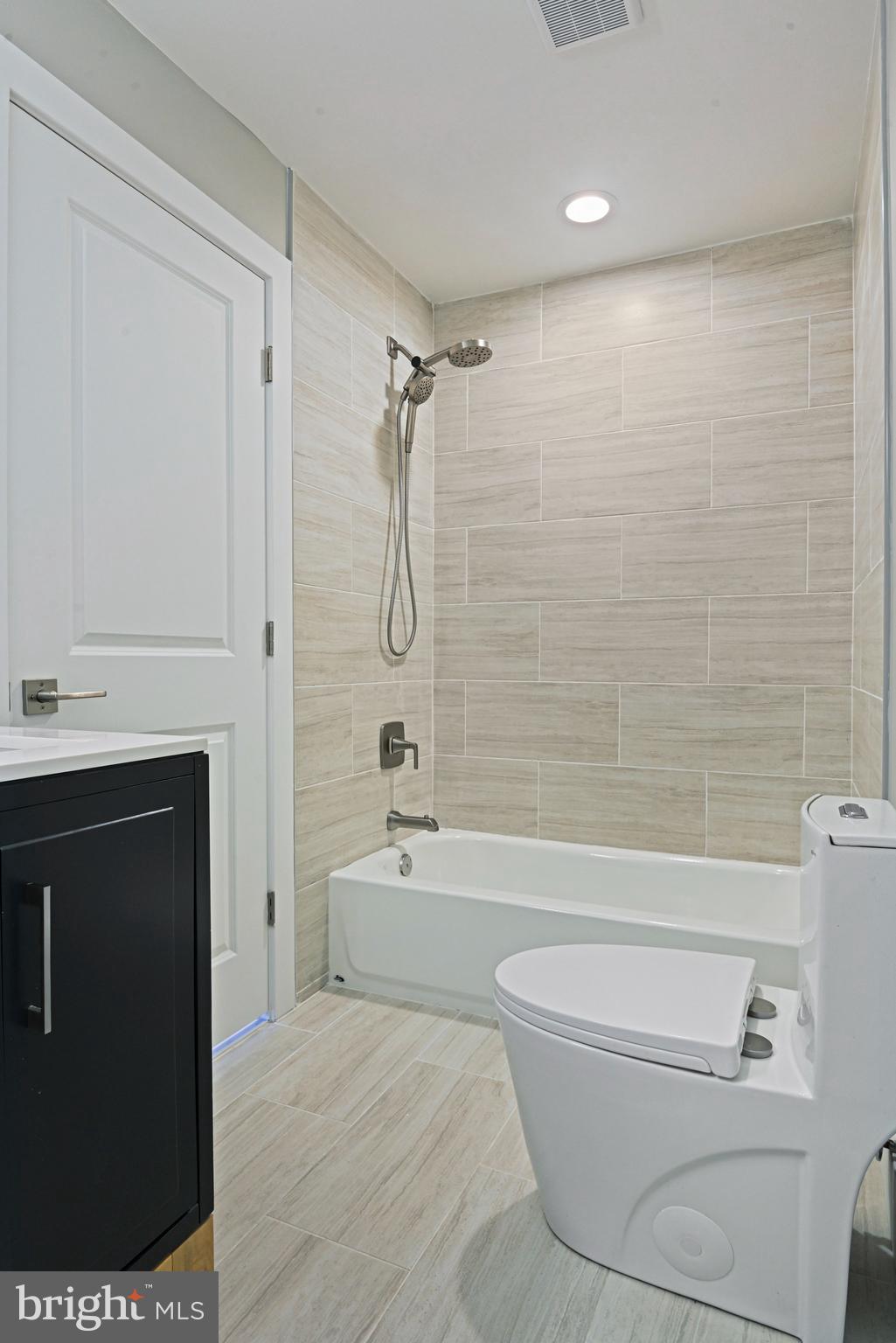 HOLLY GLEN - Residential