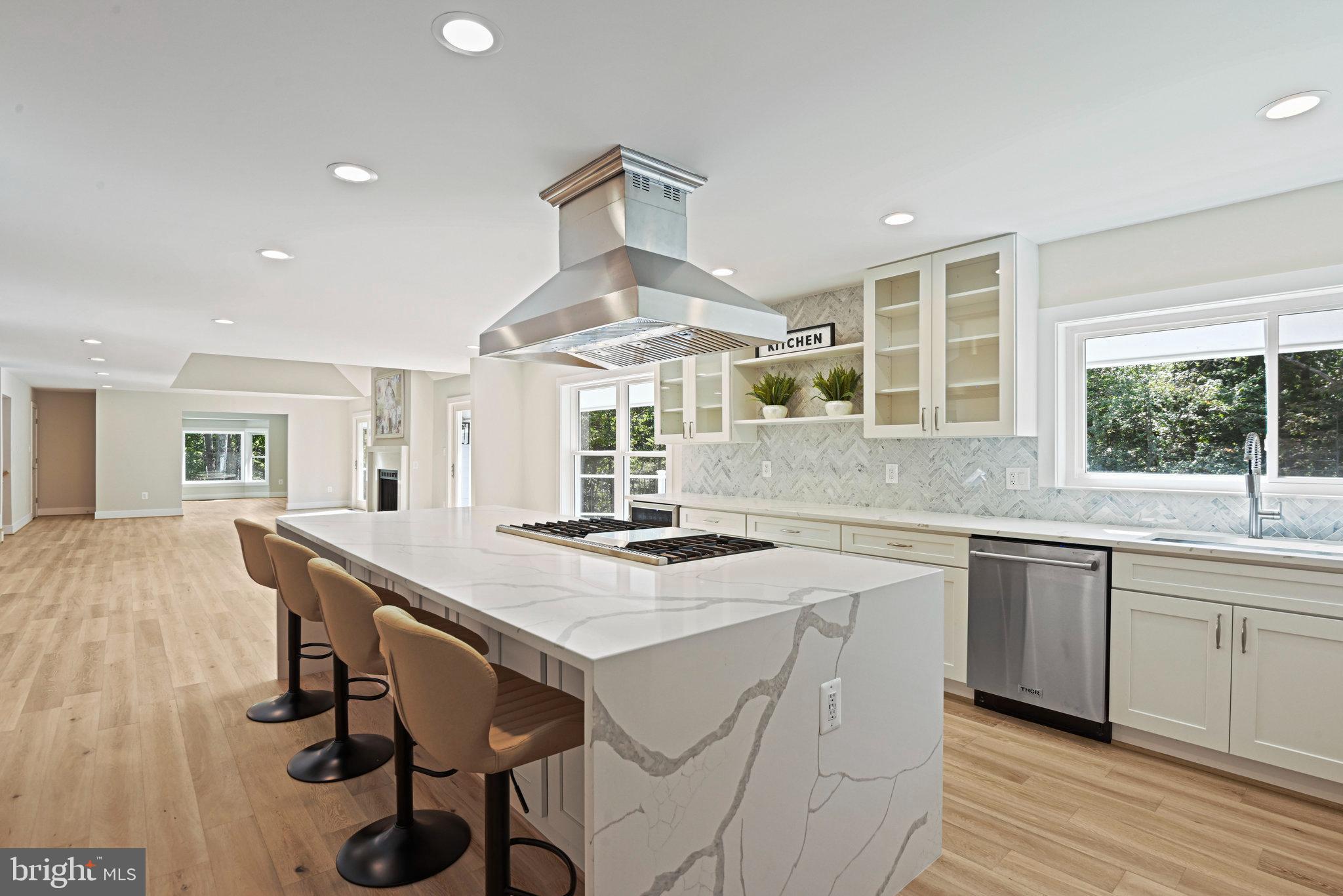 HOLLY GLEN - Residential