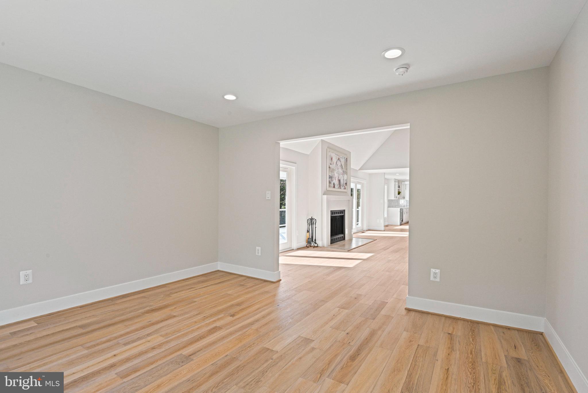 HOLLY GLEN - Residential