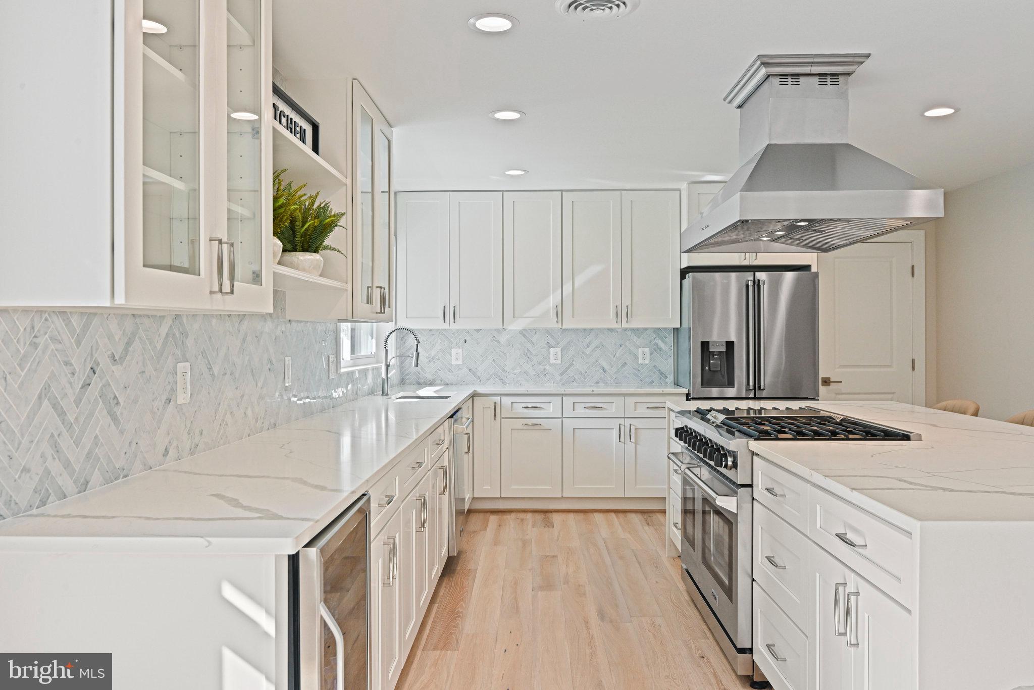 HOLLY GLEN - Residential