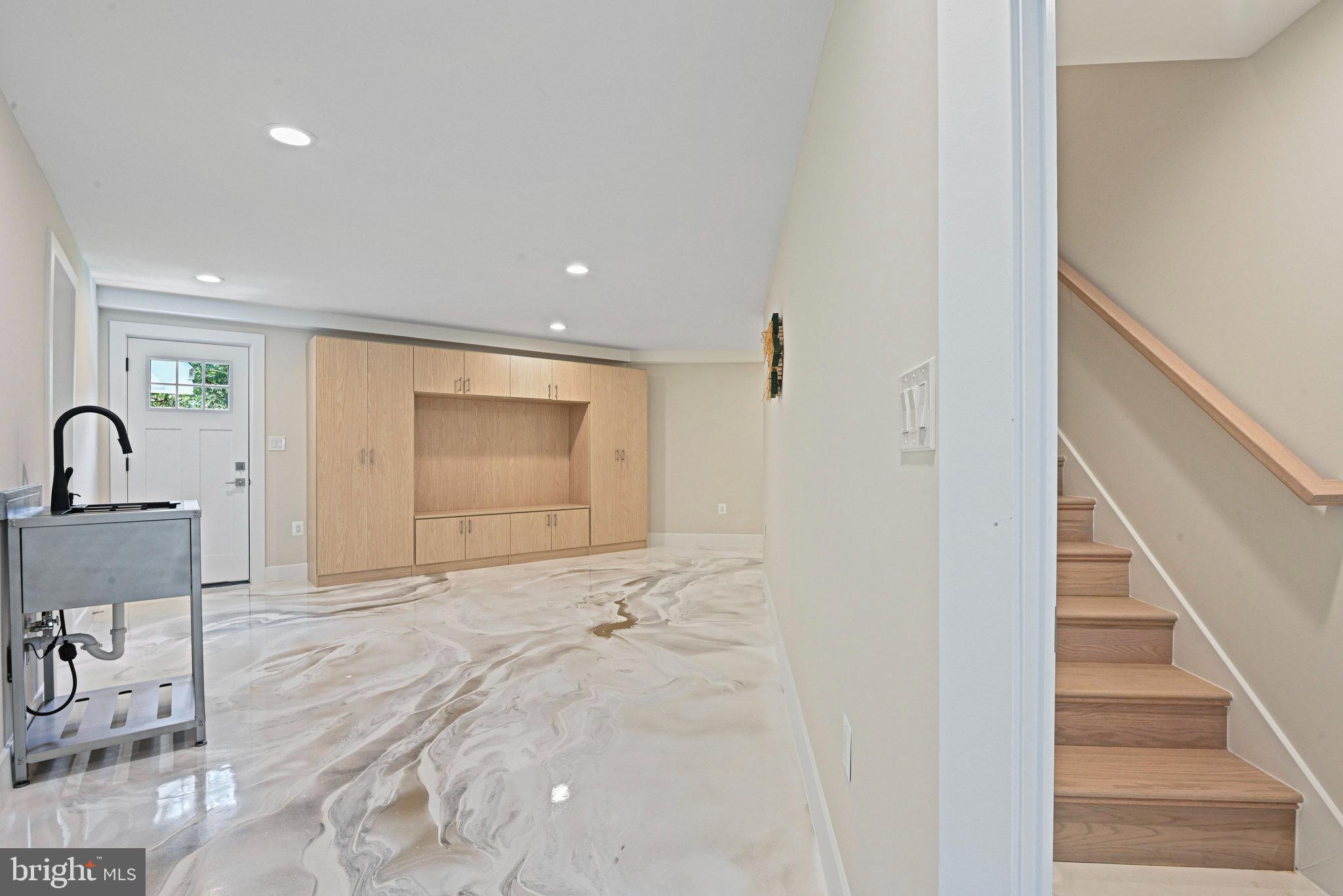 HOLLY GLEN - Residential