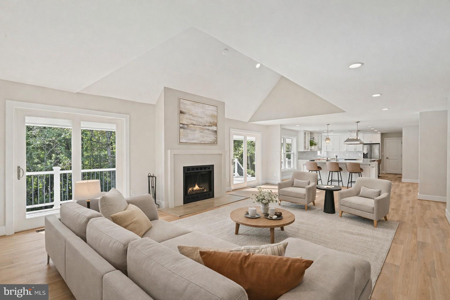 HOLLY GLEN - Residential