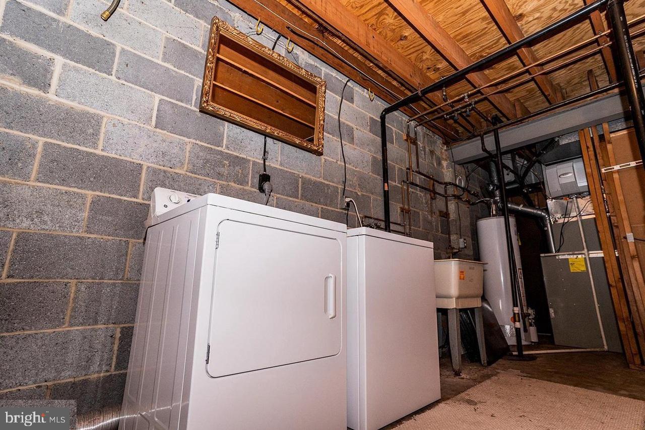 FOREST WALK - Residential Lease