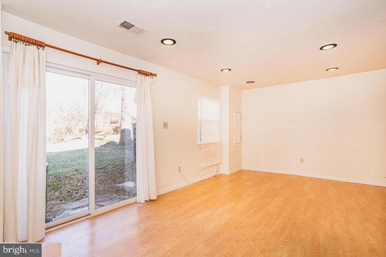 FOREST WALK - Residential Lease