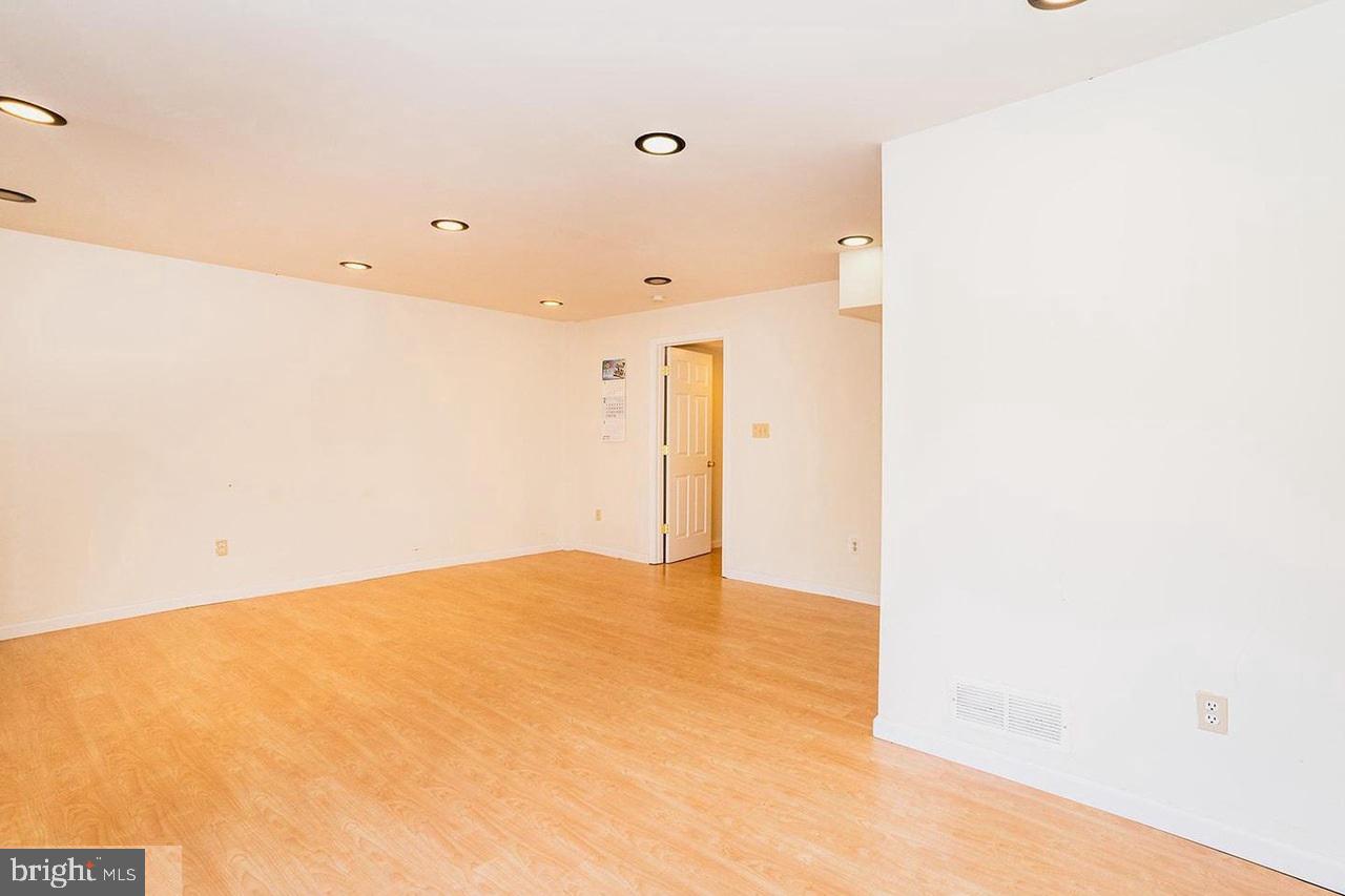 FOREST WALK - Residential Lease