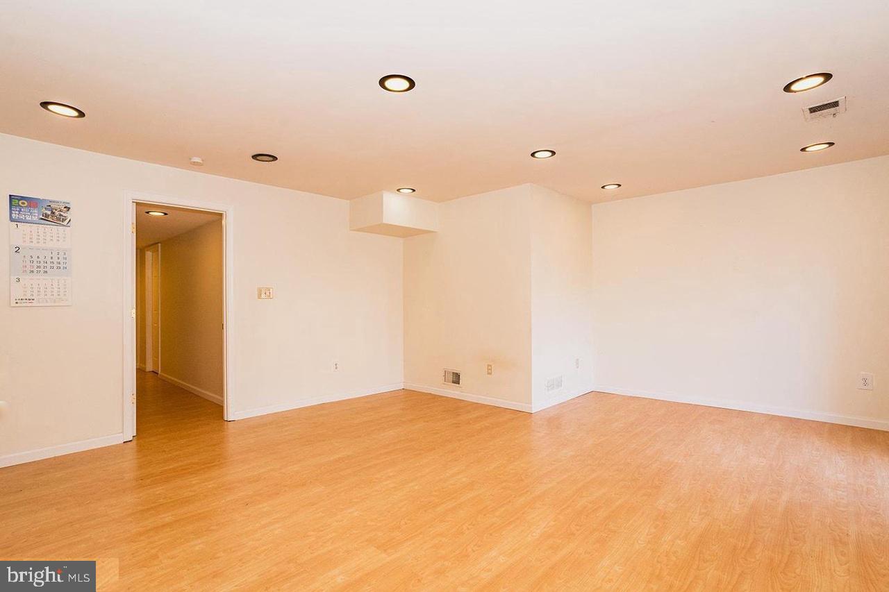 FOREST WALK - Residential Lease