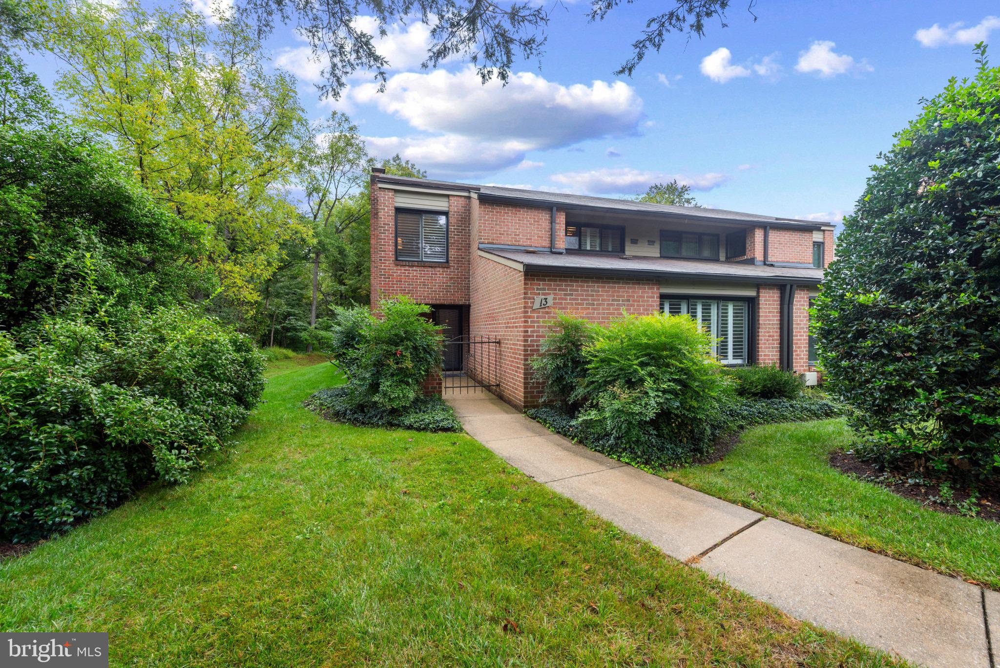 13 OAKHAMPTON DRIVE