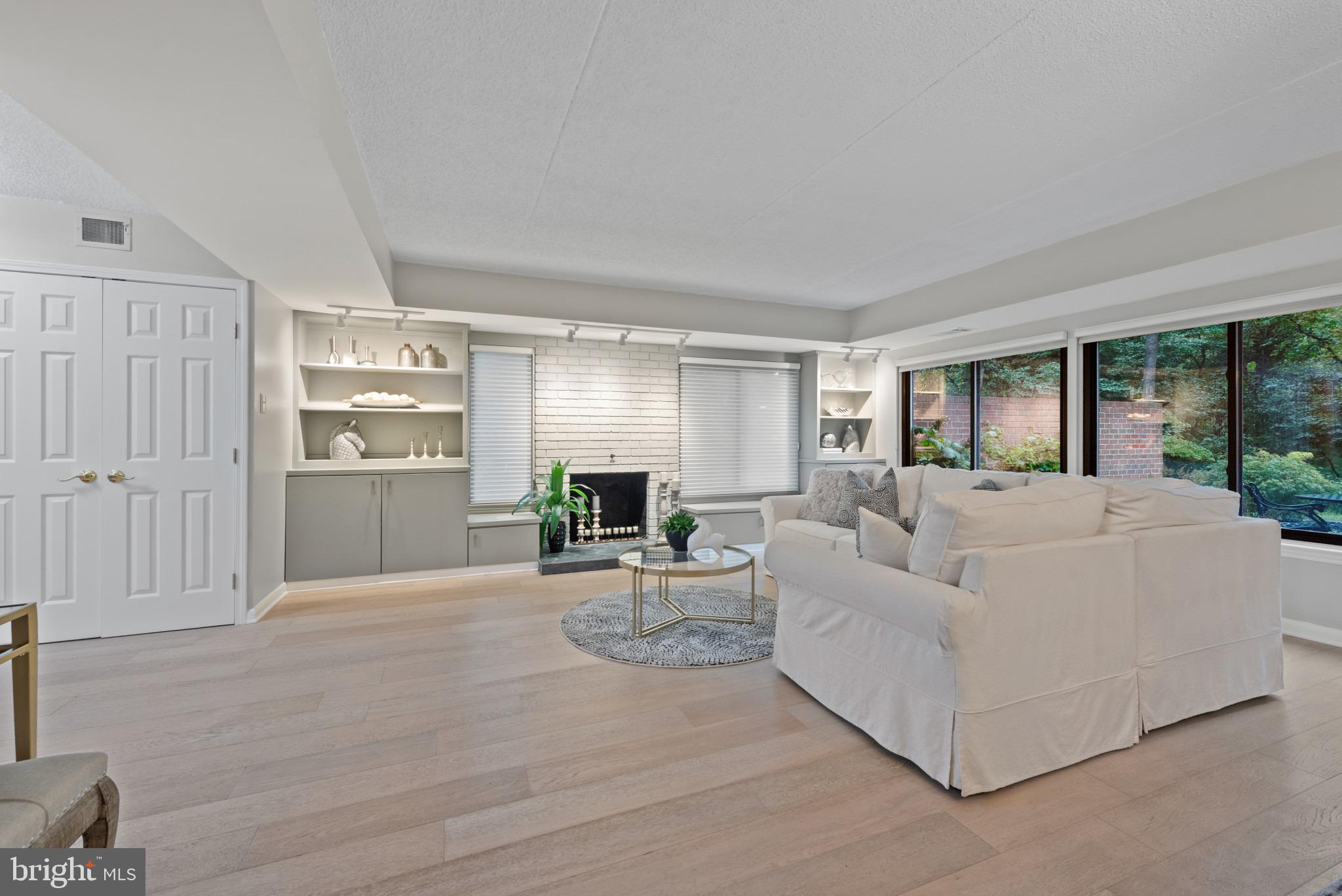 13 OAKHAMPTON DRIVE