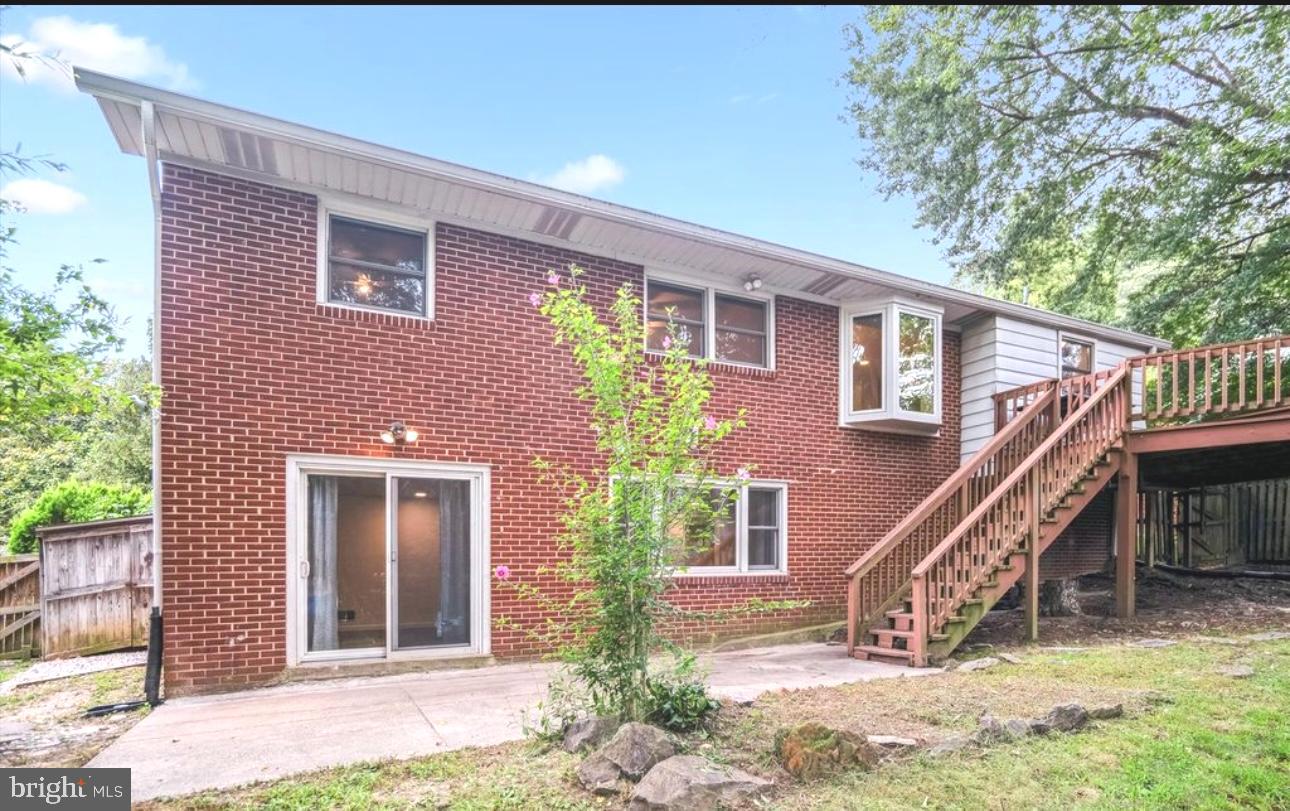 COLLEGE PARK WOODS - Residential Lease