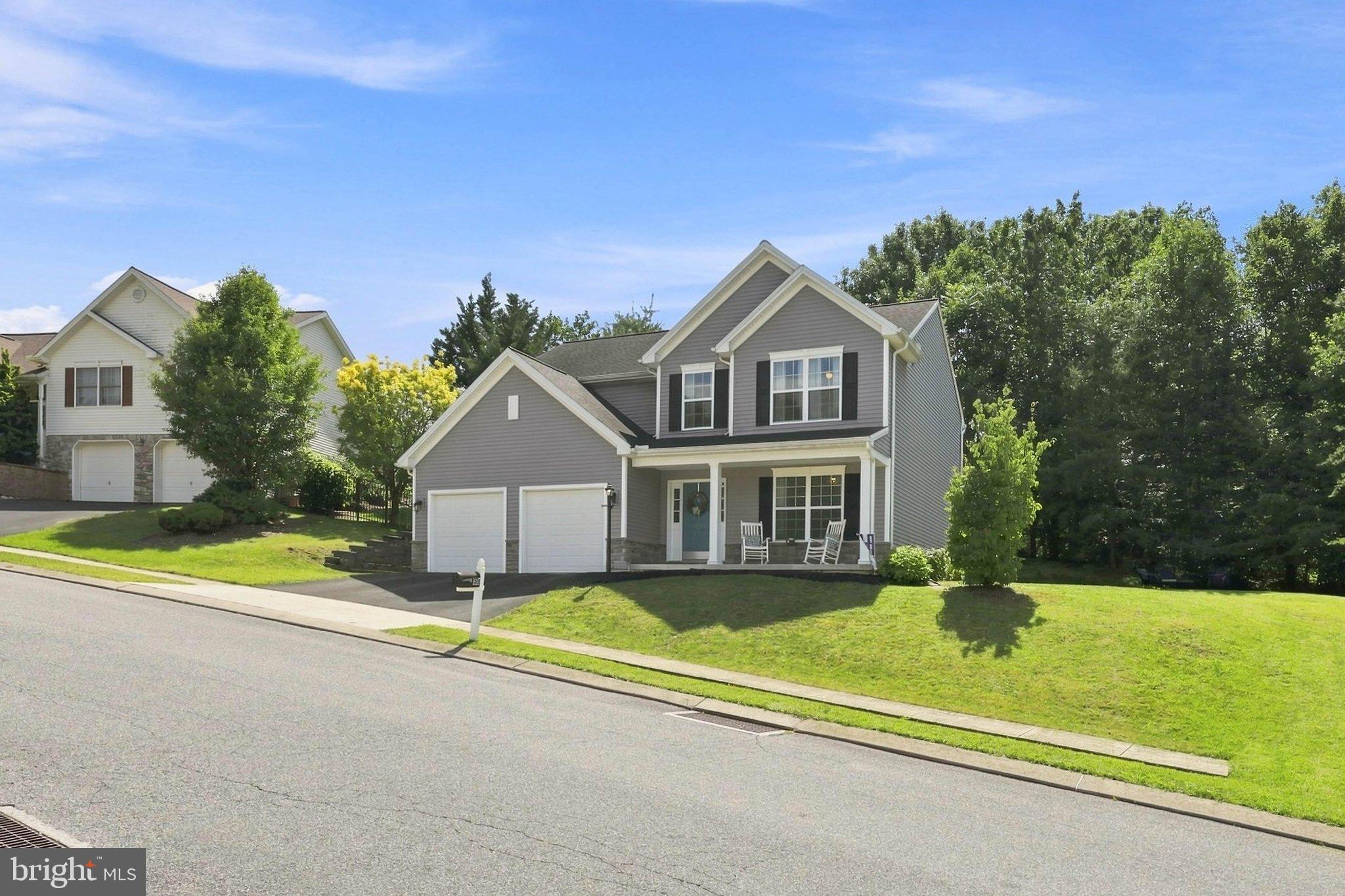 30 SCARLET OAK DRIVE