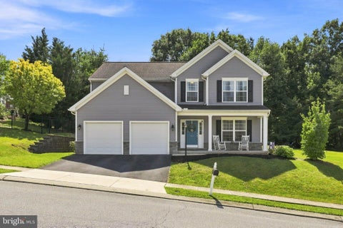 Homes For Sale - 30 Scarlet Oak Drive<br/> York County, ETTERS, PA 17319