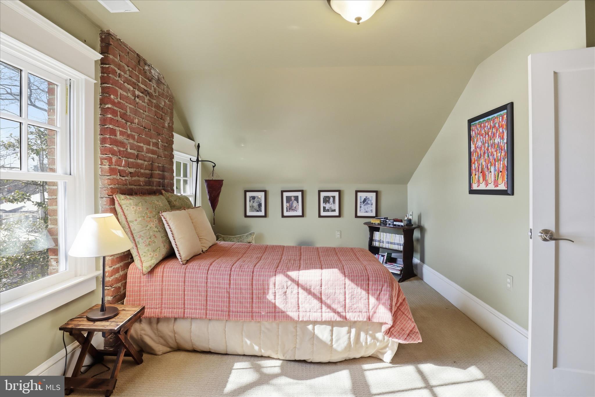 CLARENDON - Residential Lease