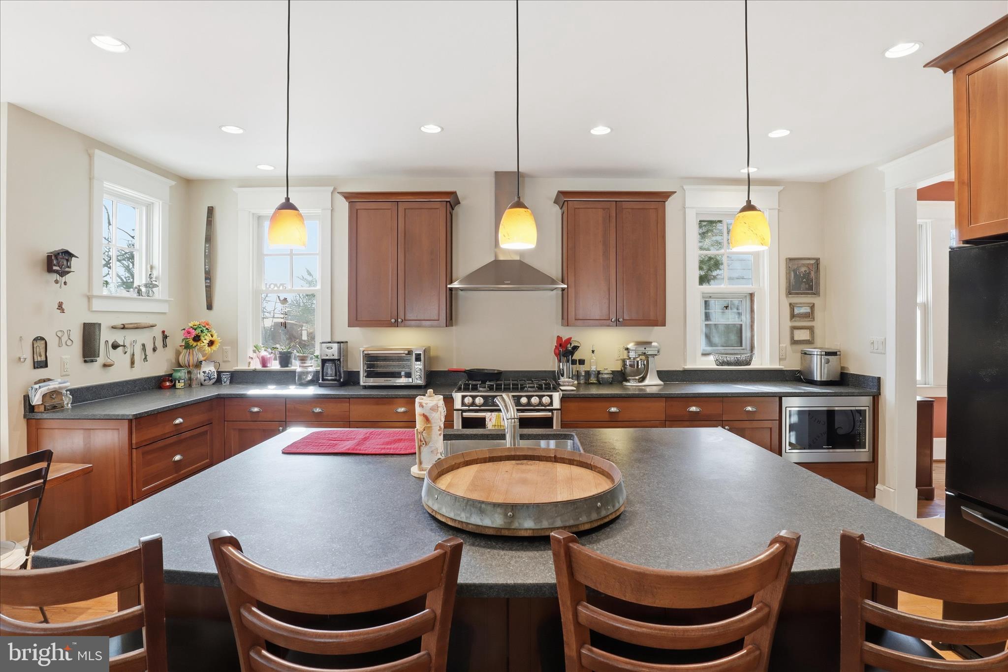 CLARENDON - Residential Lease