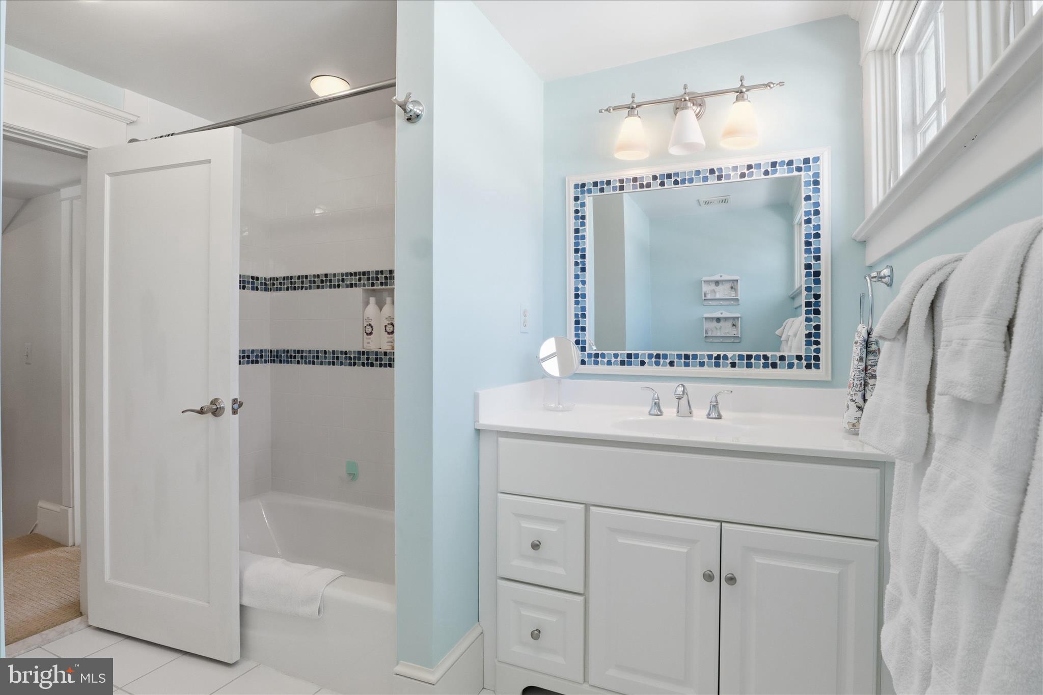 CLARENDON - Residential Lease