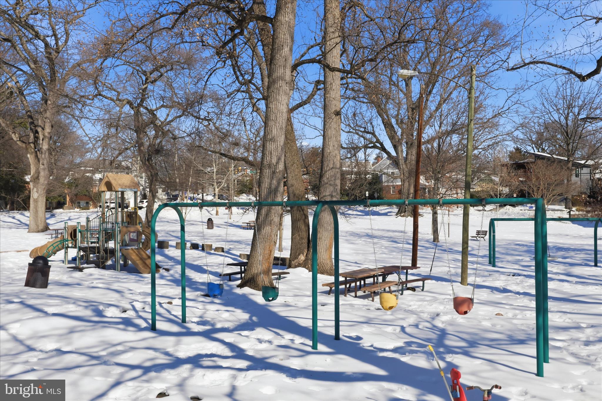 CLARENDON - Residential Lease