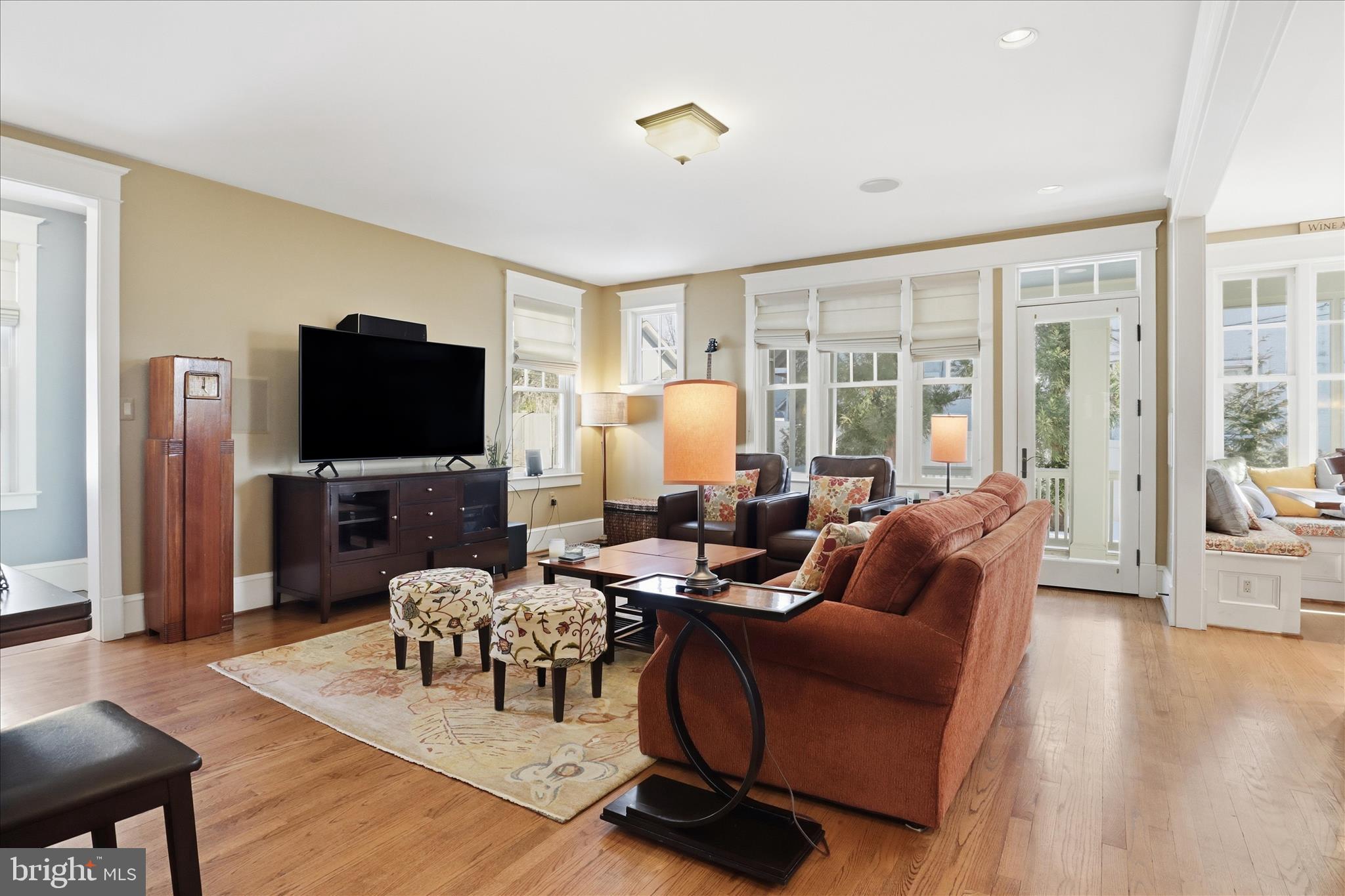 CLARENDON - Residential Lease