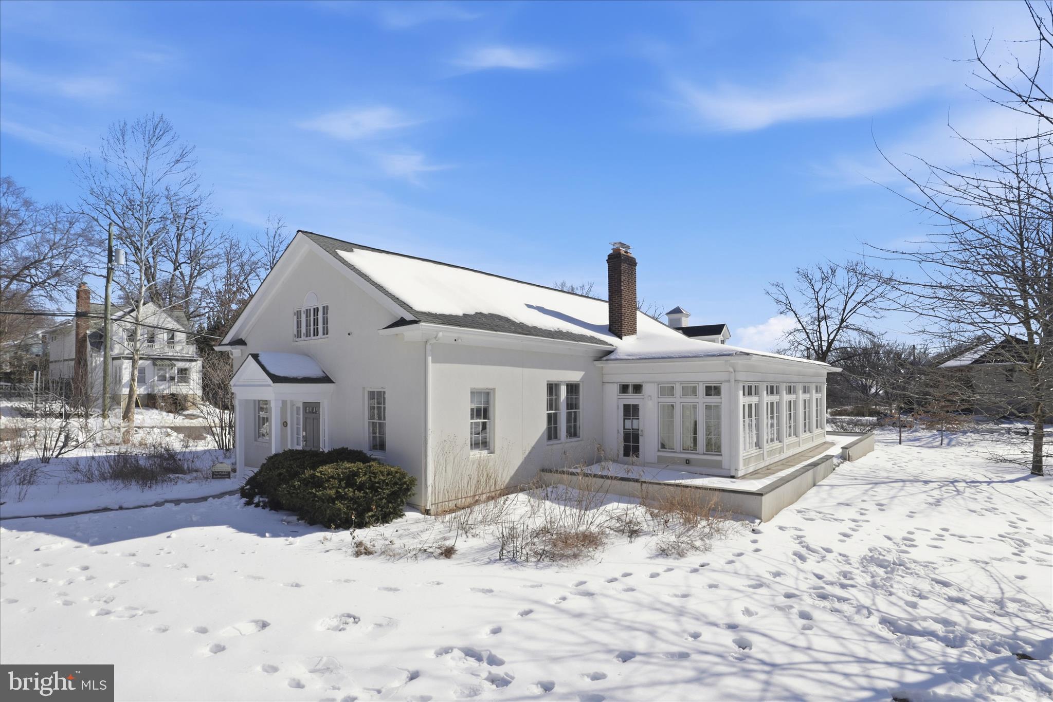 CLARENDON - Residential Lease