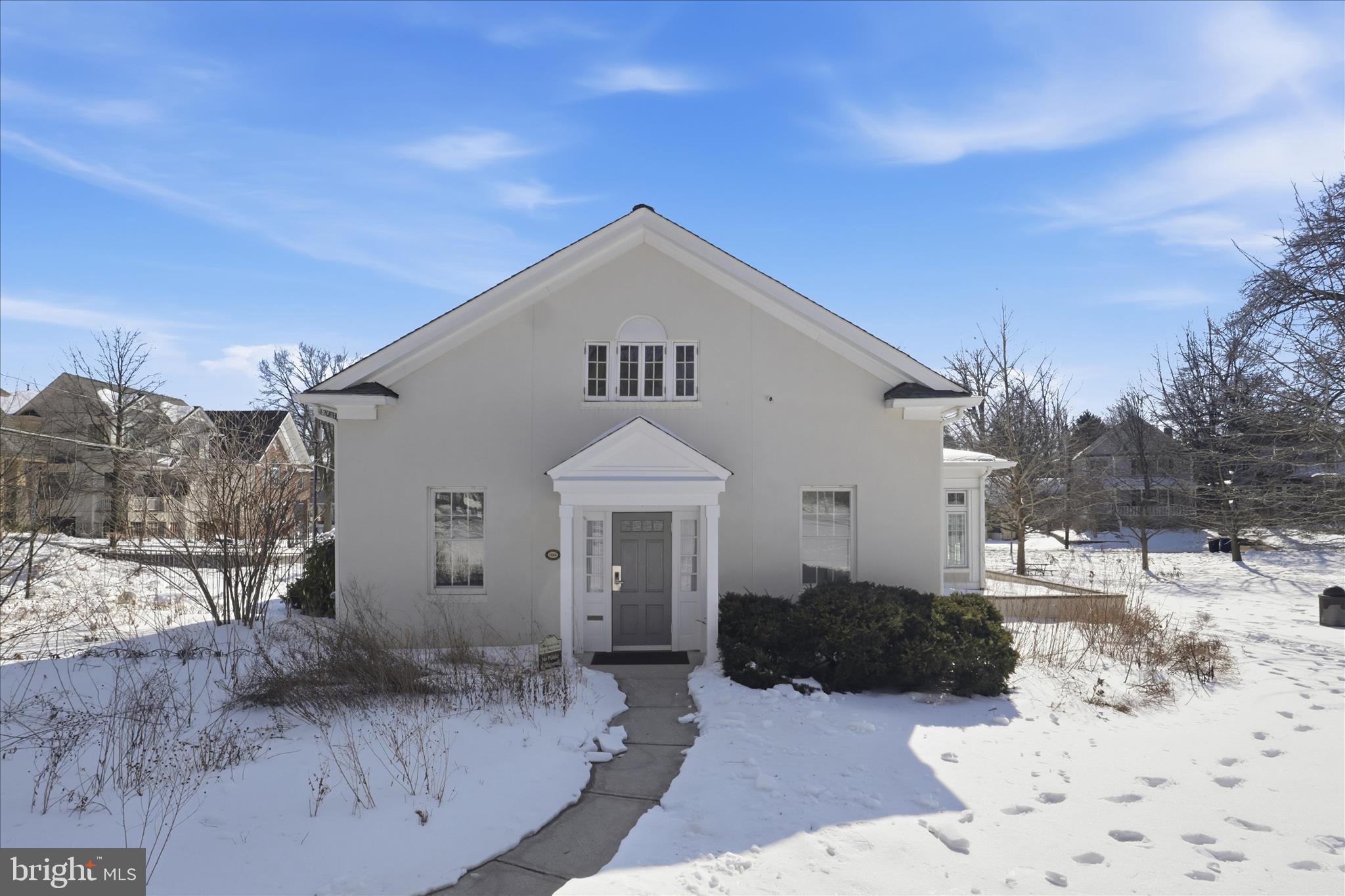 CLARENDON - Residential Lease