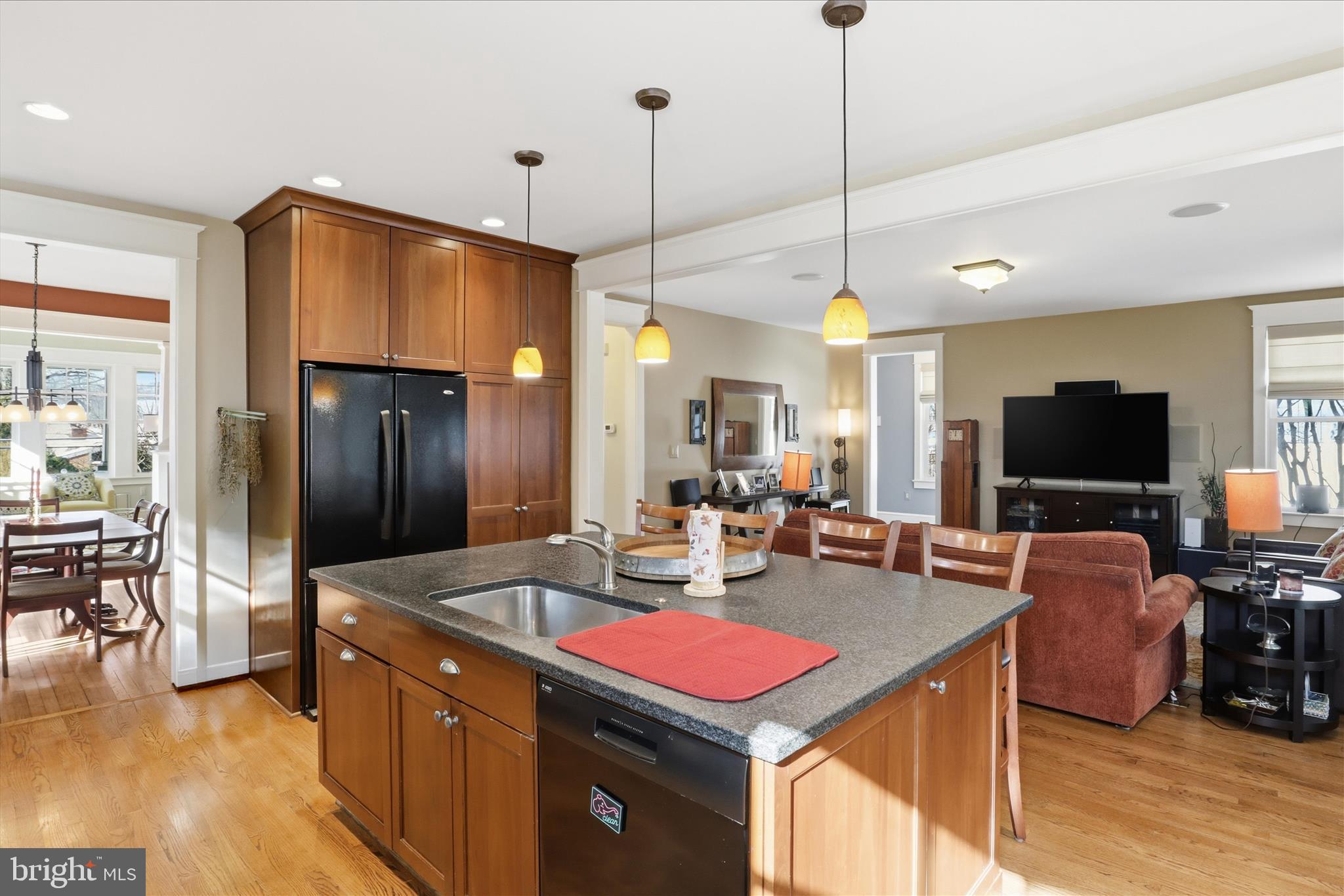 CLARENDON - Residential Lease