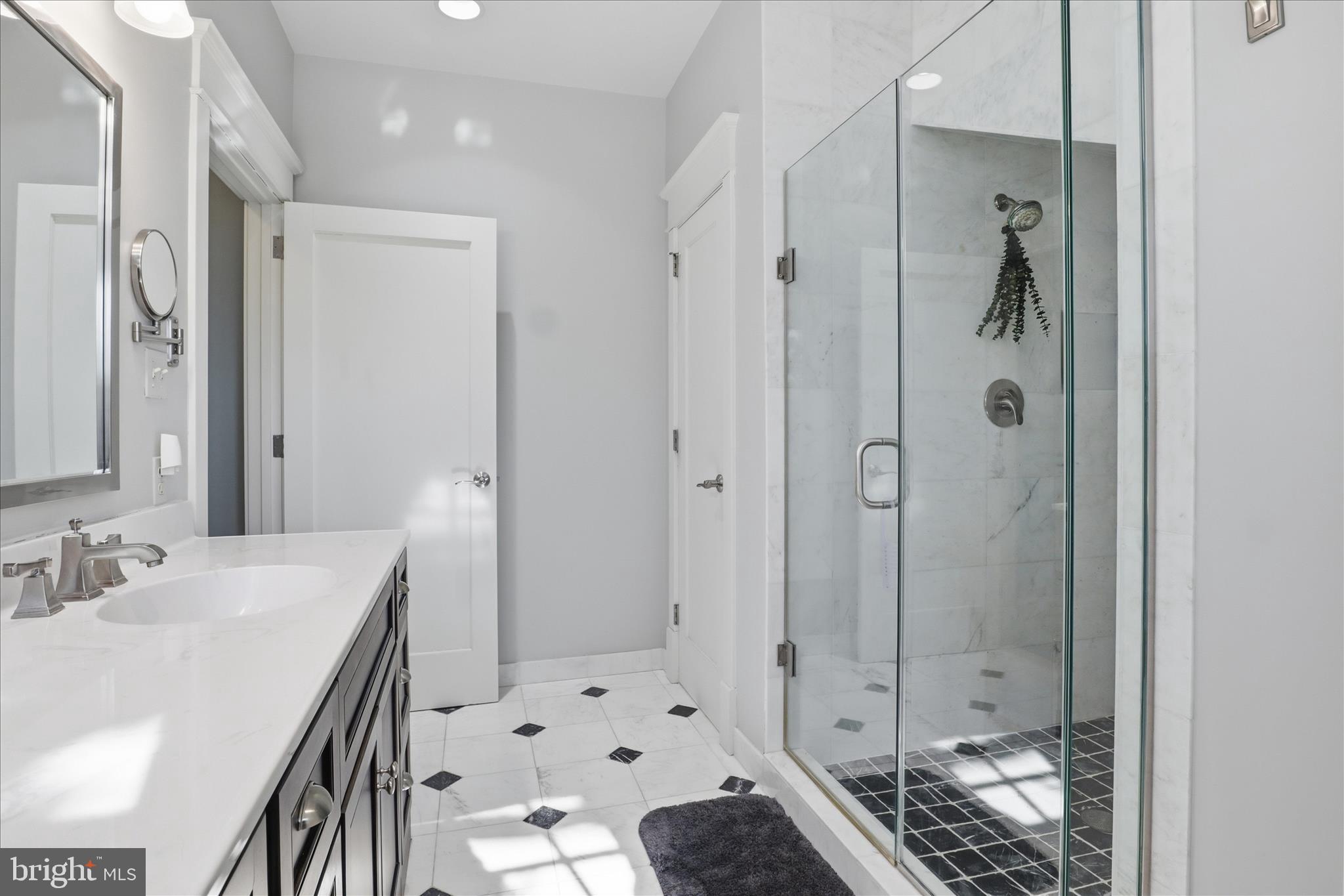 CLARENDON - Residential Lease