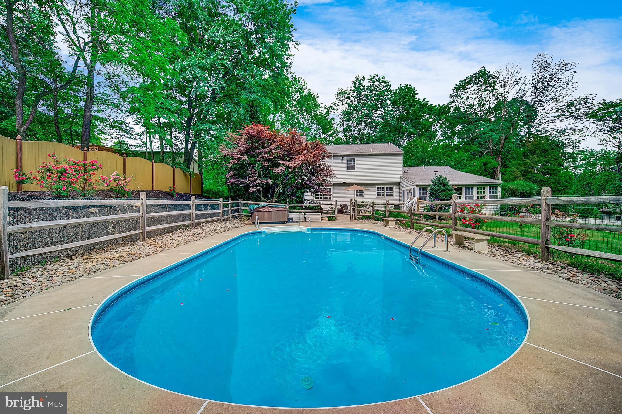 REGAL OAKS - Residential