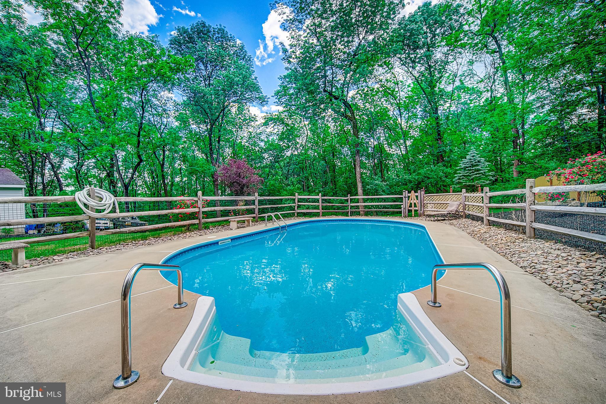 REGAL OAKS - Residential