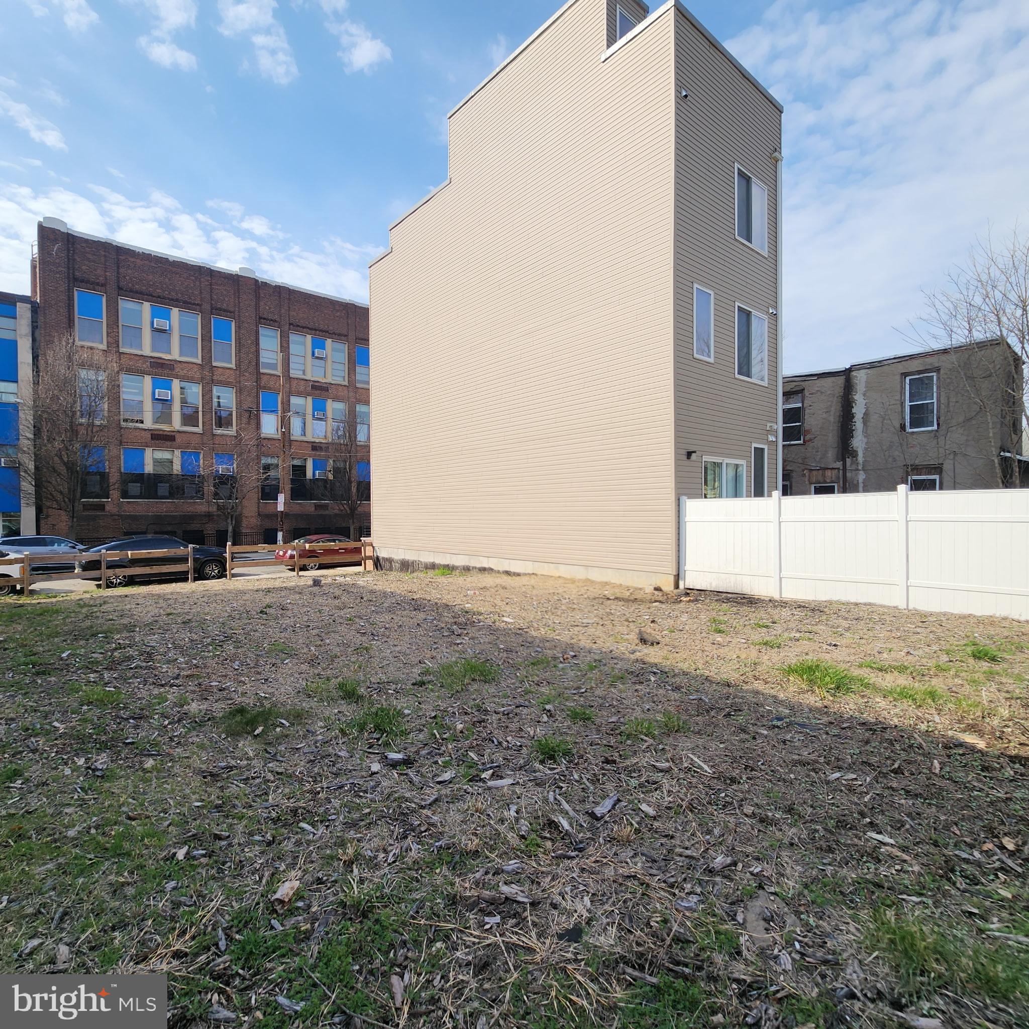 1943 N VAN PELT STREET