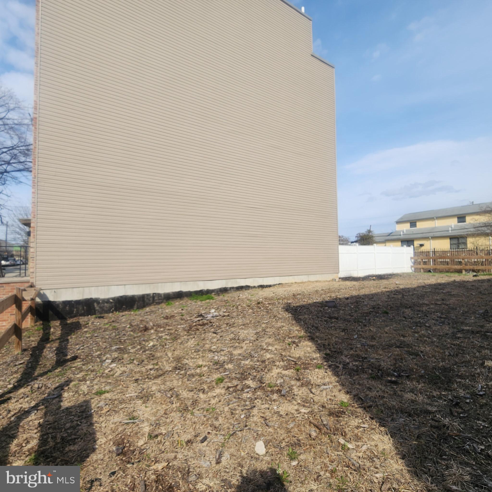 1943 N VAN PELT STREET