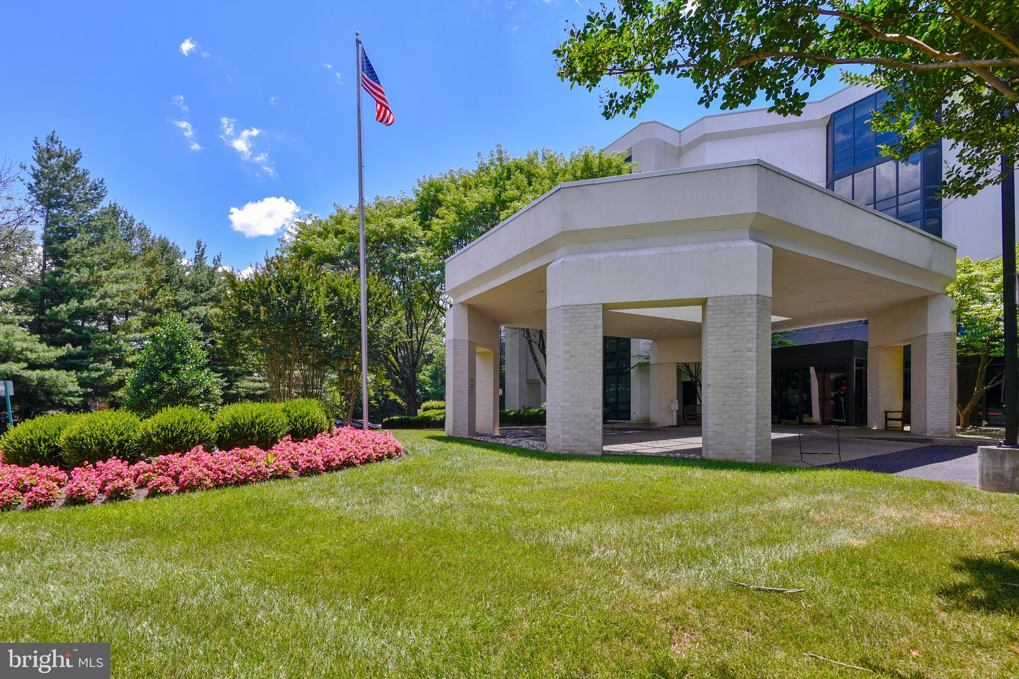 PAVILION IN THE PARK - Residential