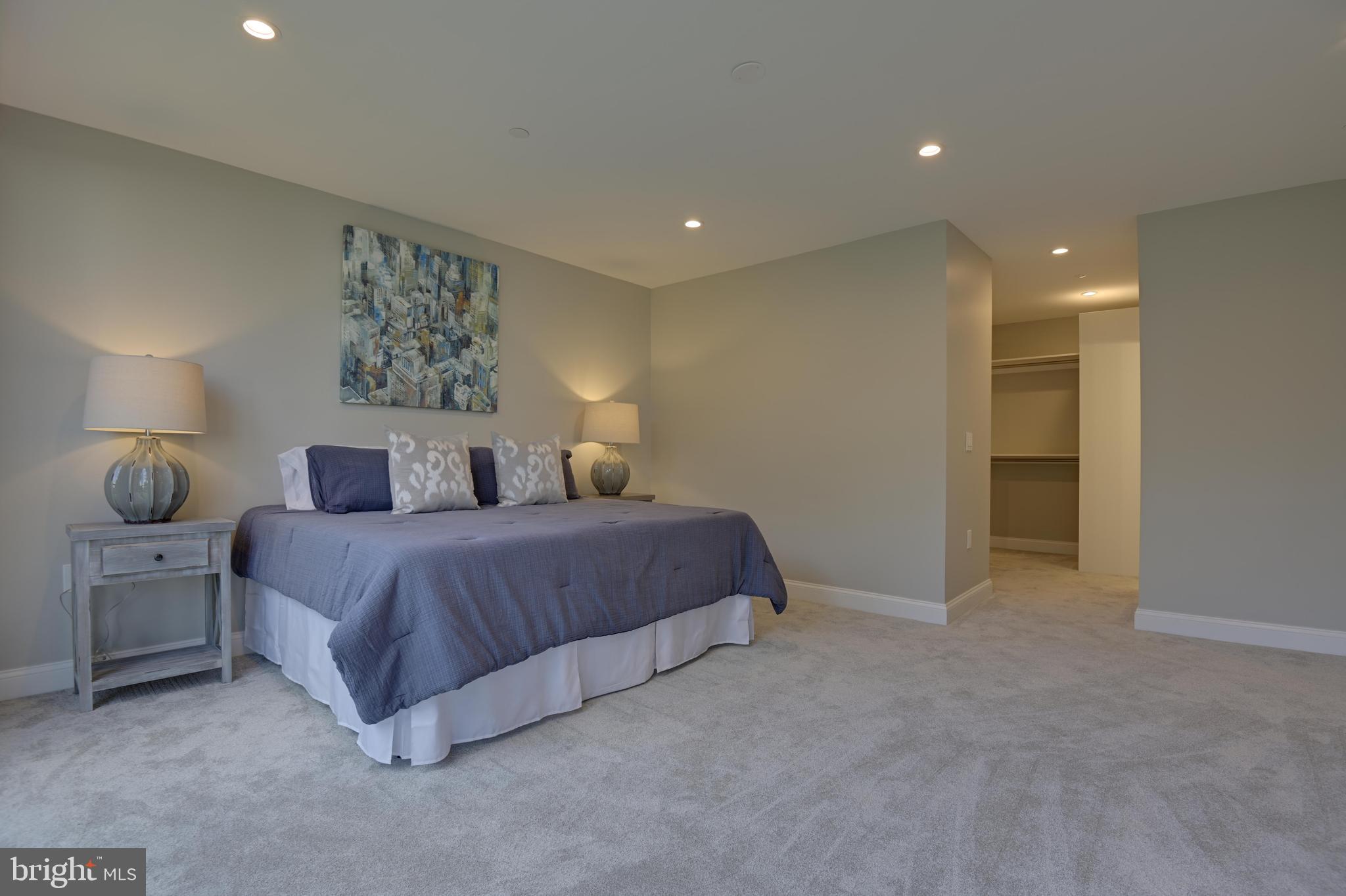 PAVILION IN THE PARK - Residential