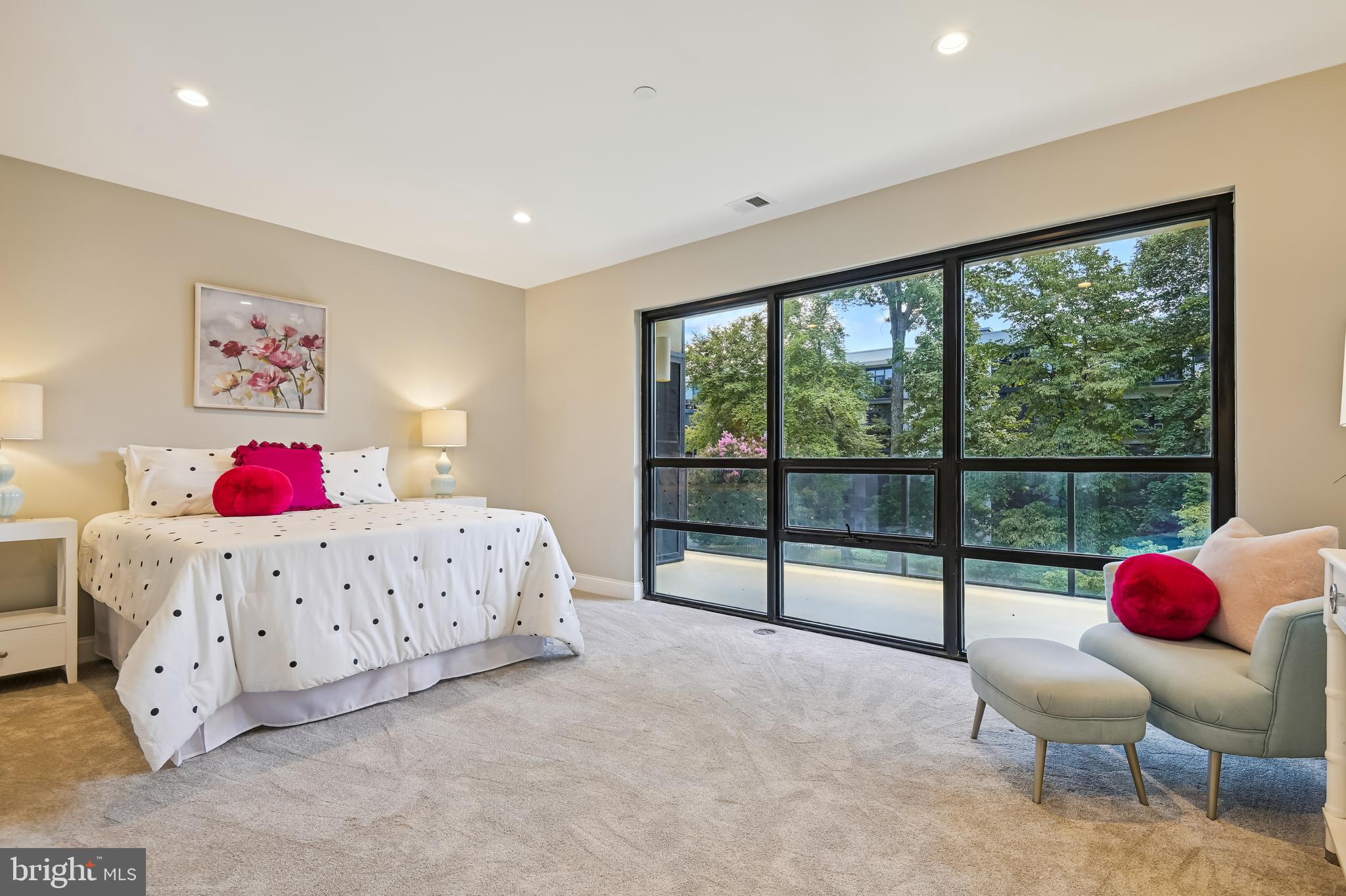 PAVILION IN THE PARK - Residential