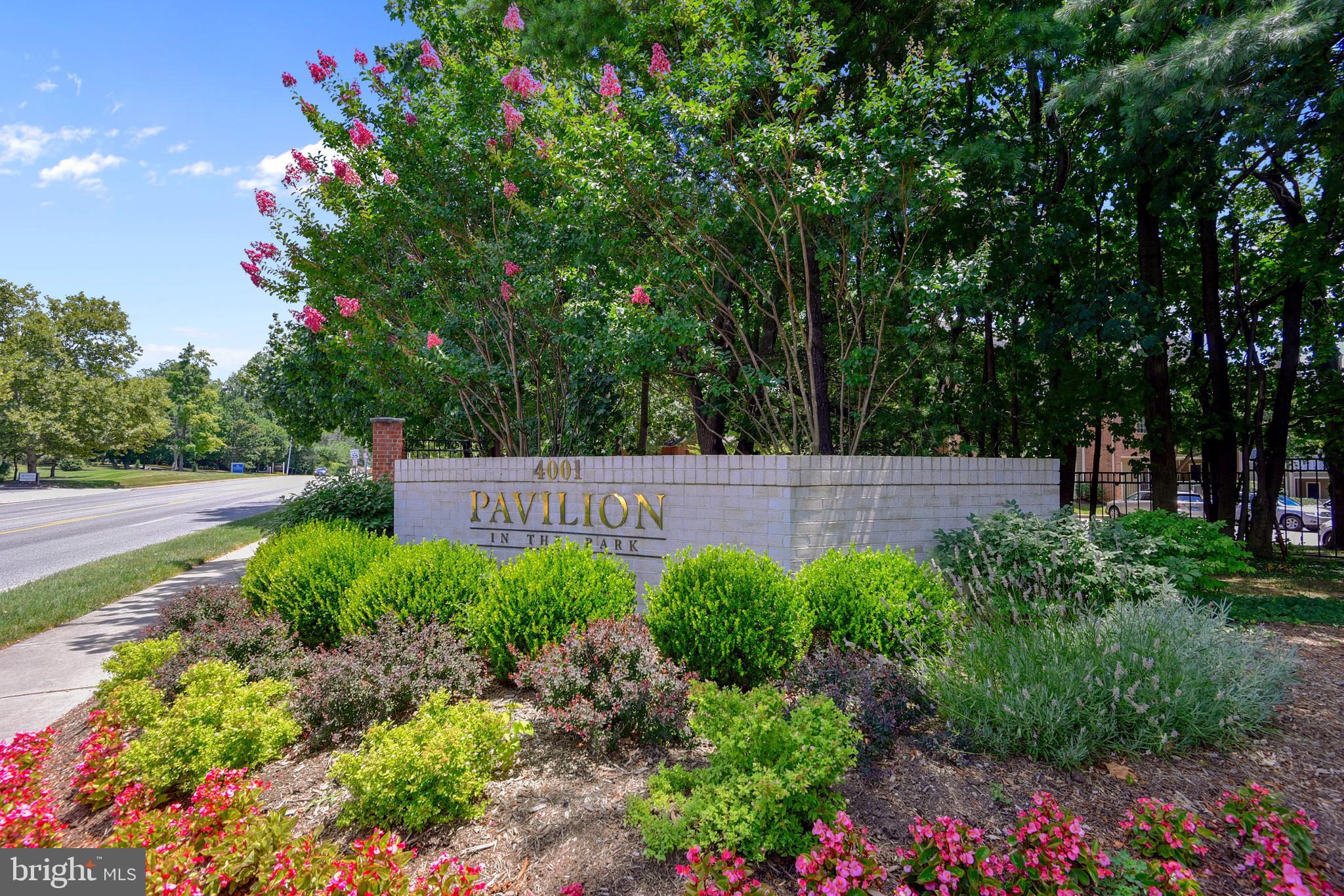 PAVILION IN THE PARK - Residential