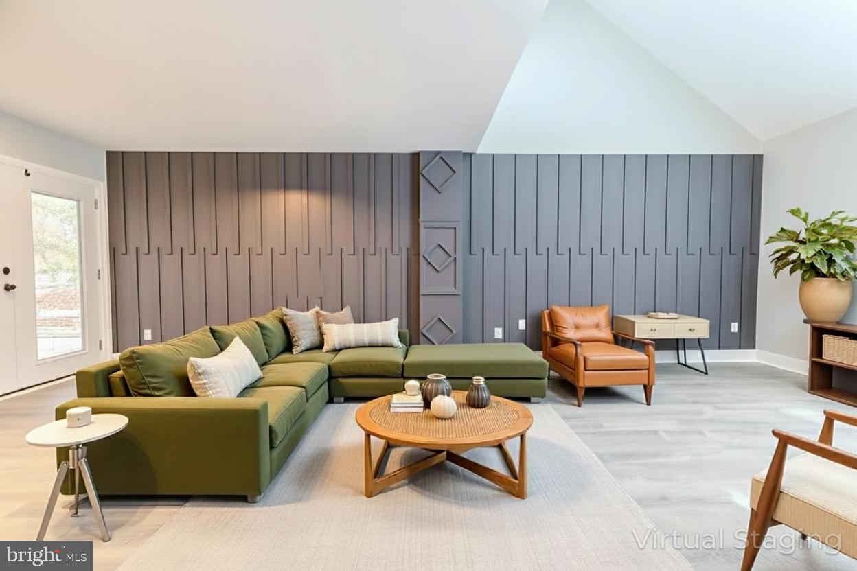 ROLLING KNOLLS - Residential