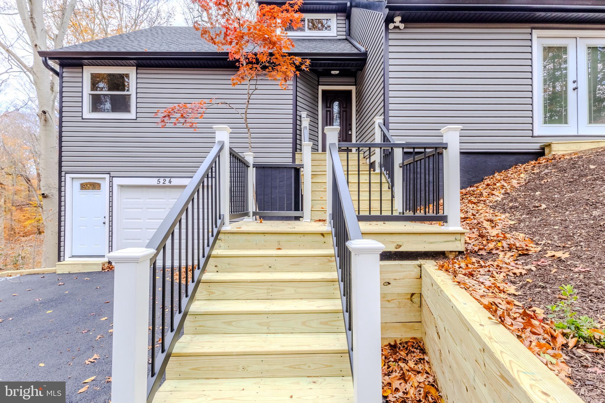 ROLLING KNOLLS - Residential