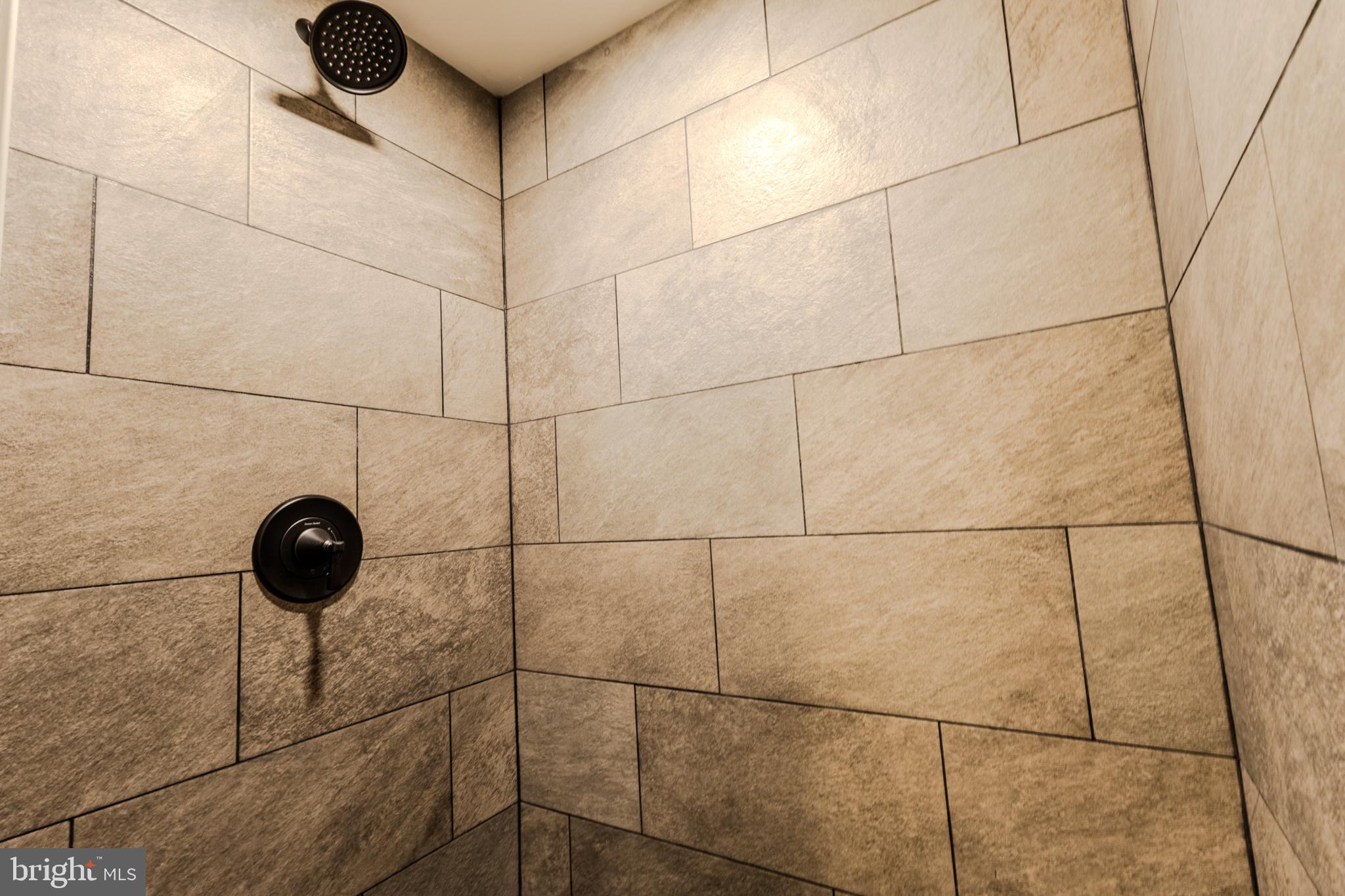 ROLLING KNOLLS - Residential