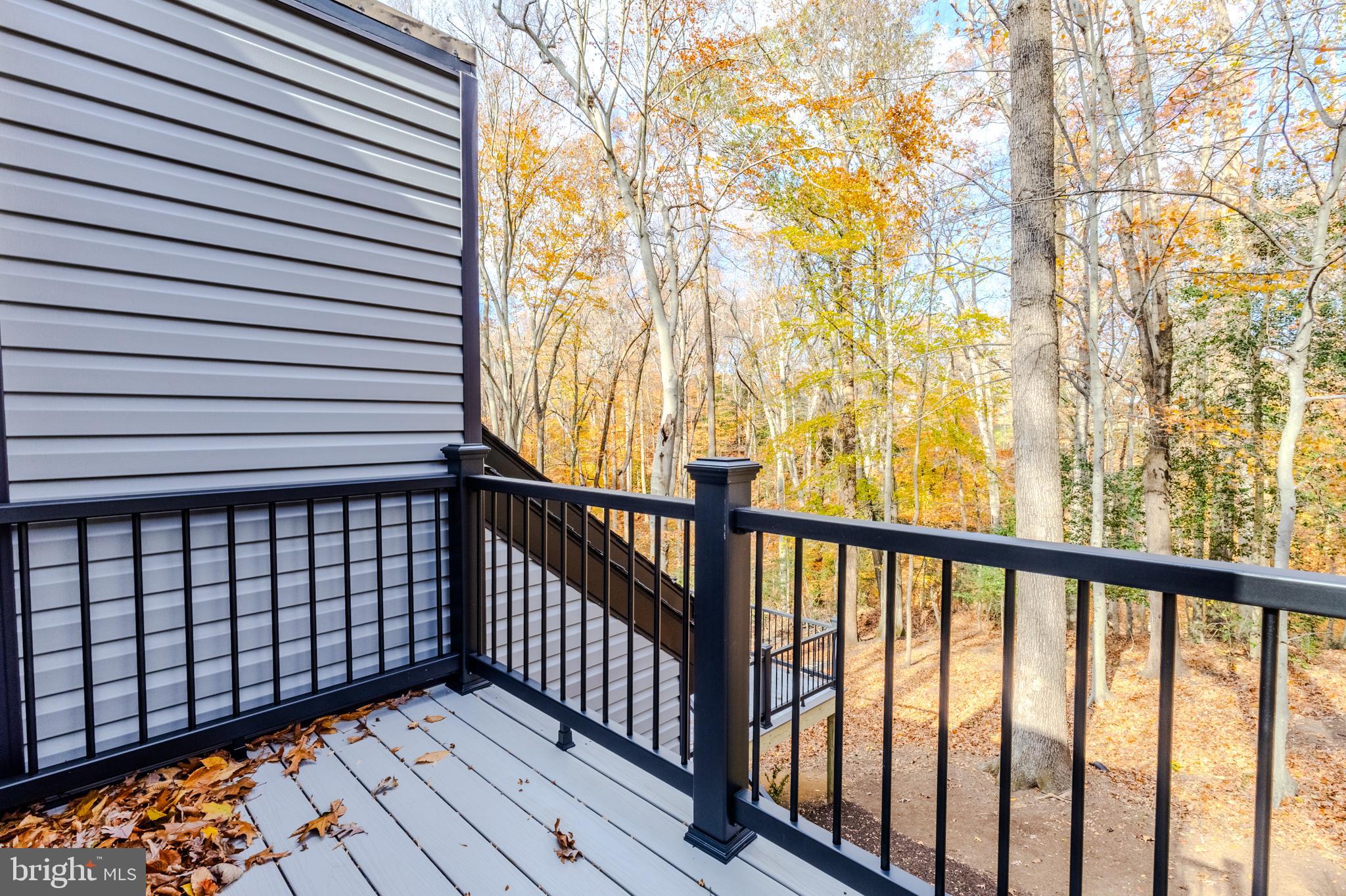 ROLLING KNOLLS - Residential