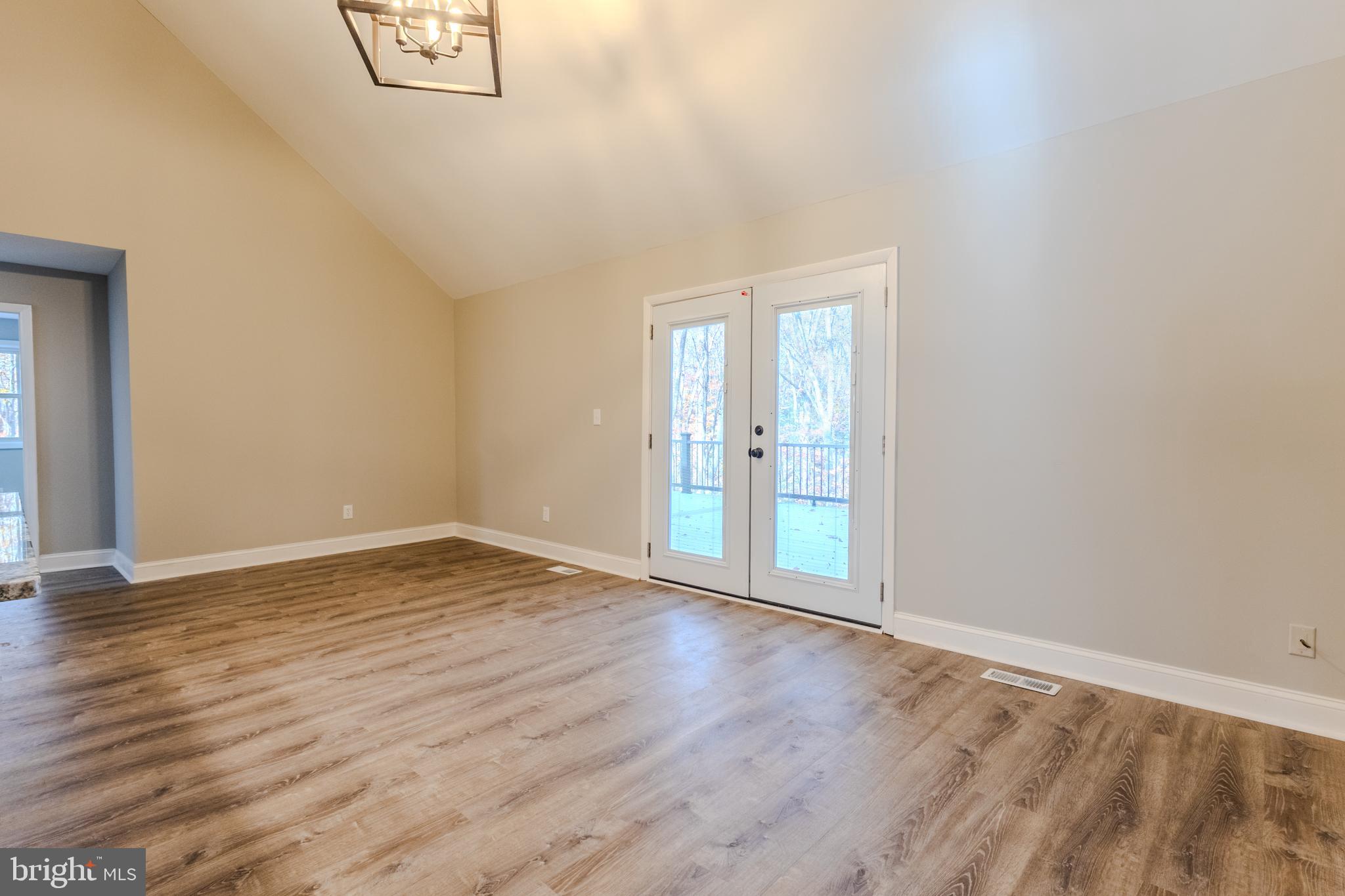 ROLLING KNOLLS - Residential