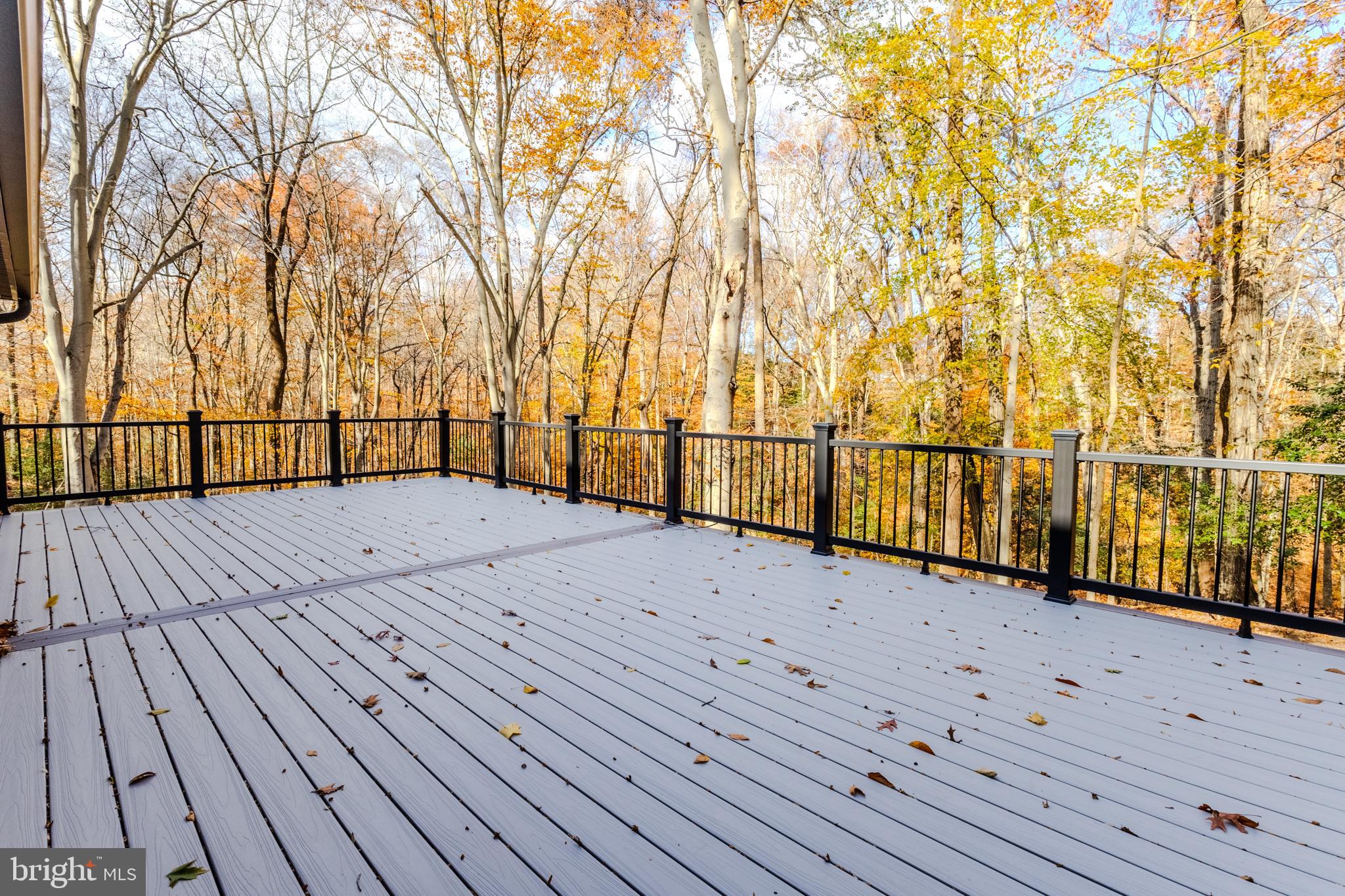 ROLLING KNOLLS - Residential