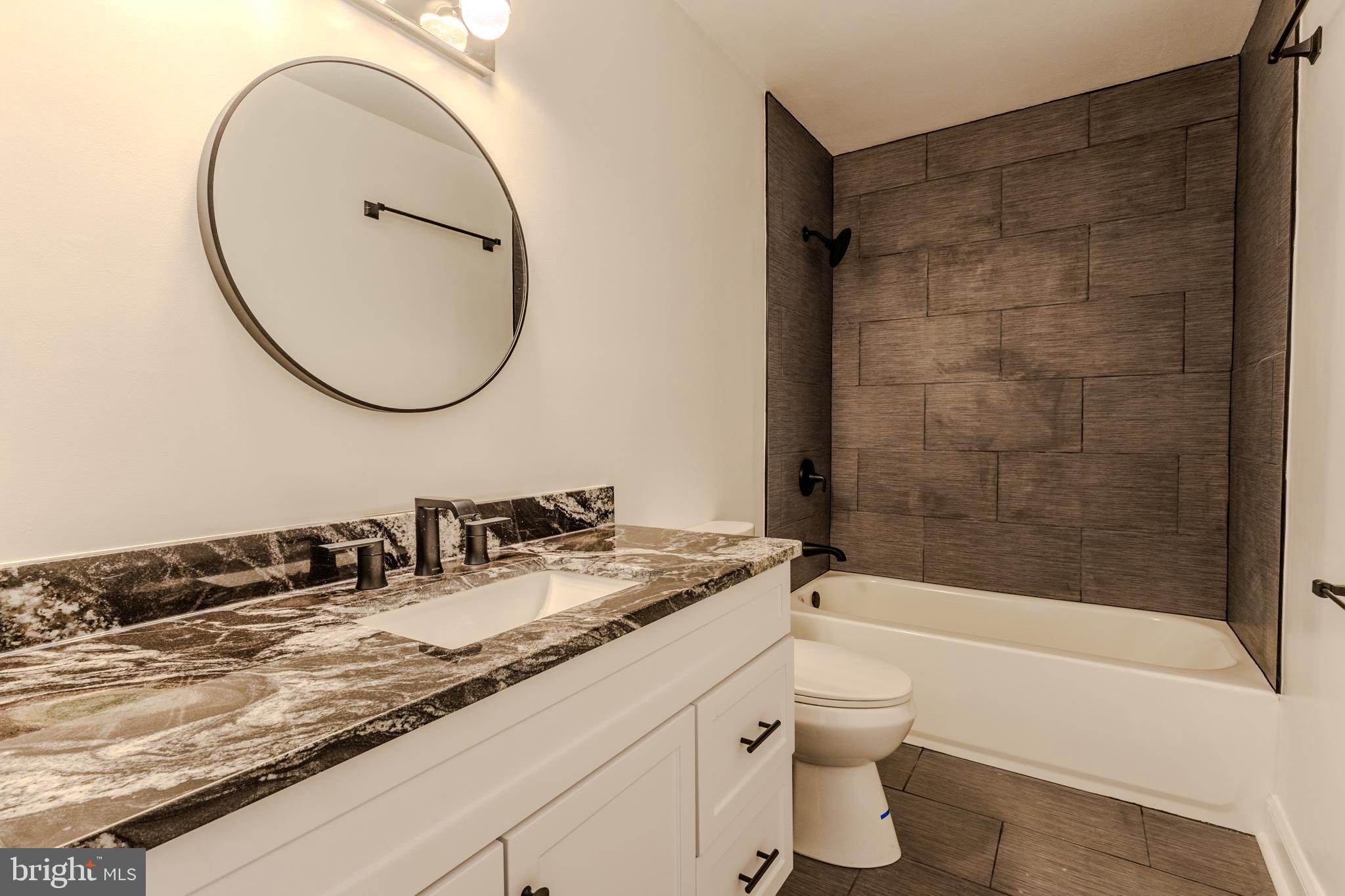 ROLLING KNOLLS - Residential