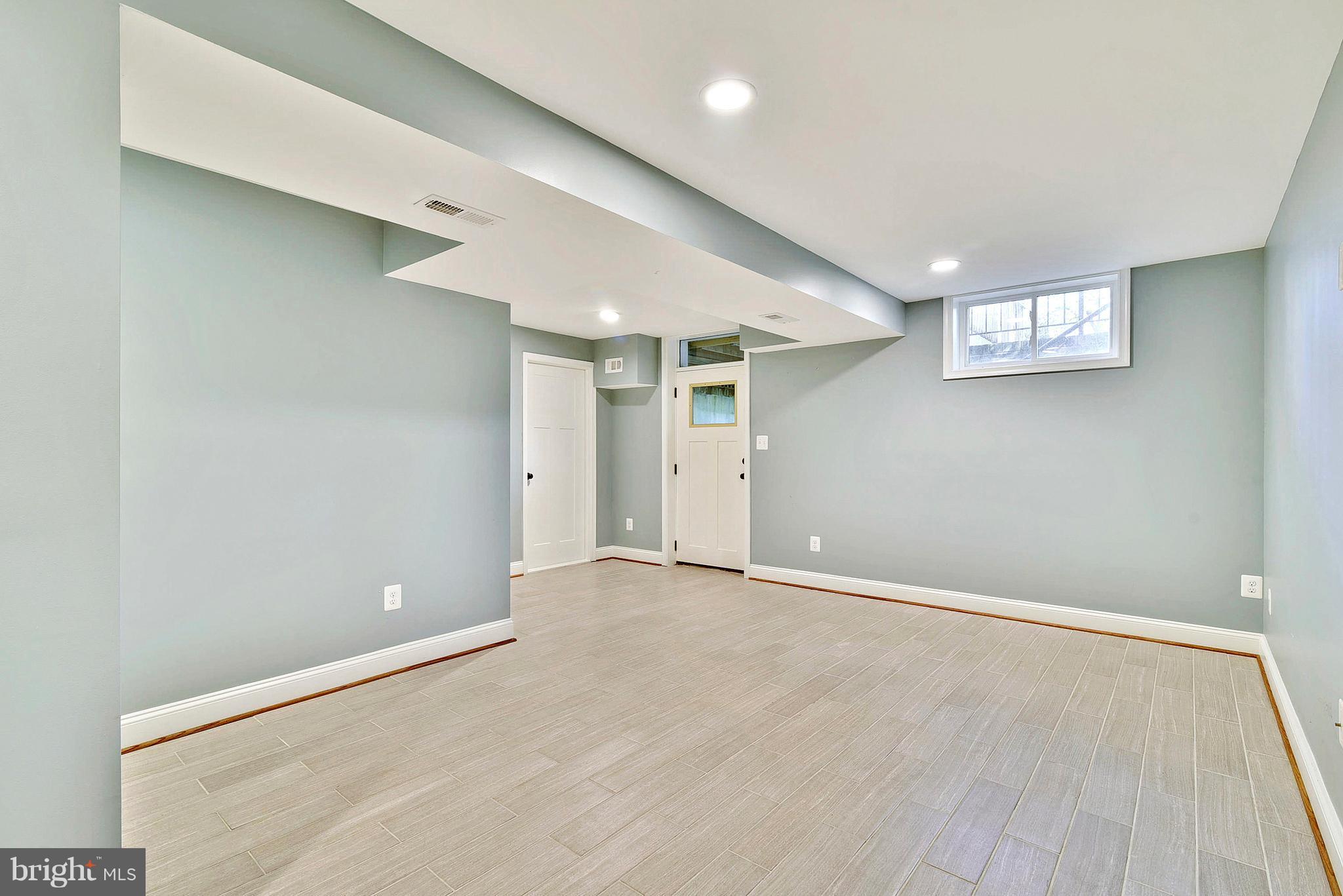 ALEXANDRIA - Residential Lease