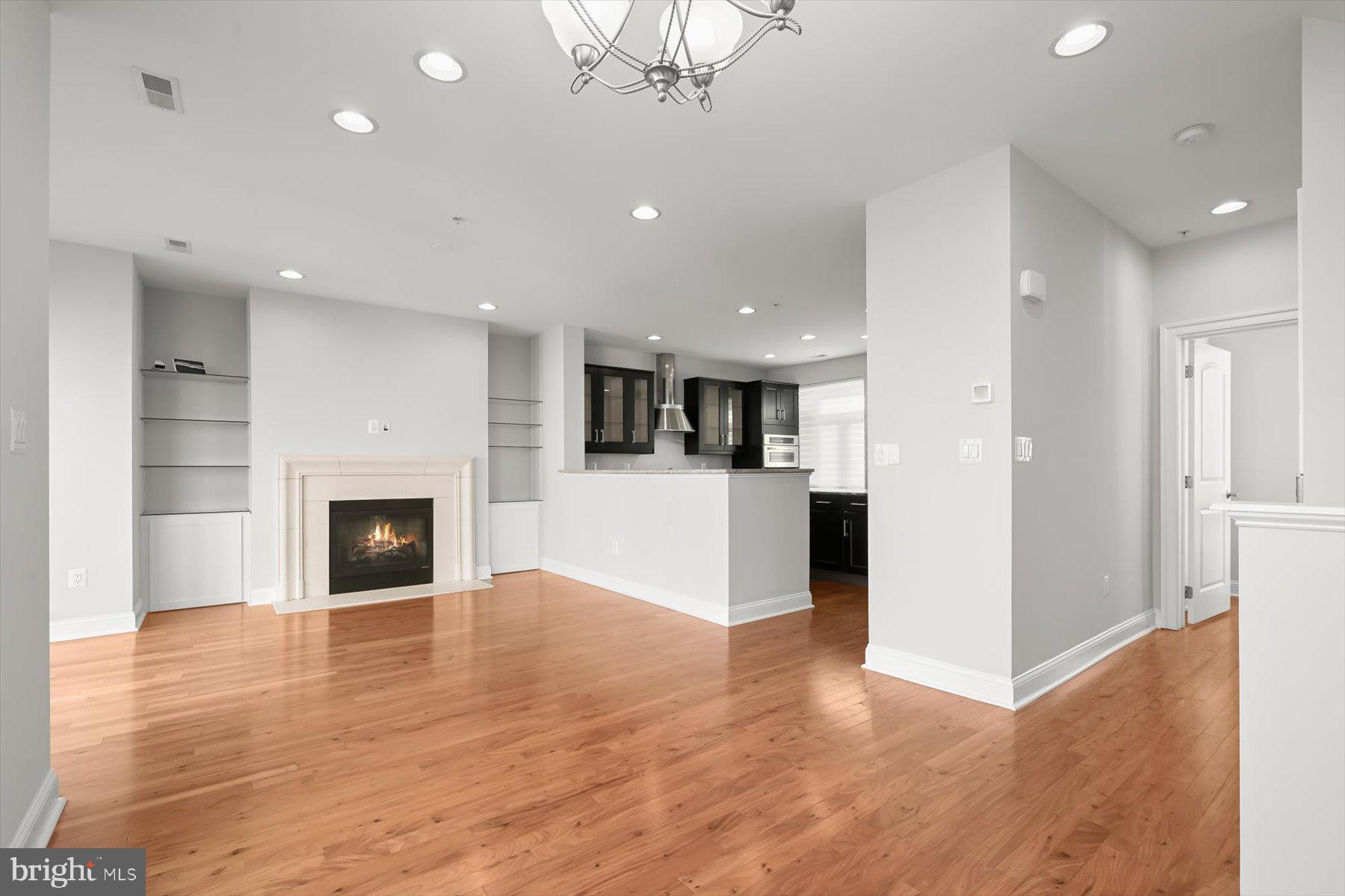 PIER HOMES AT HARBORVIEW - Residential