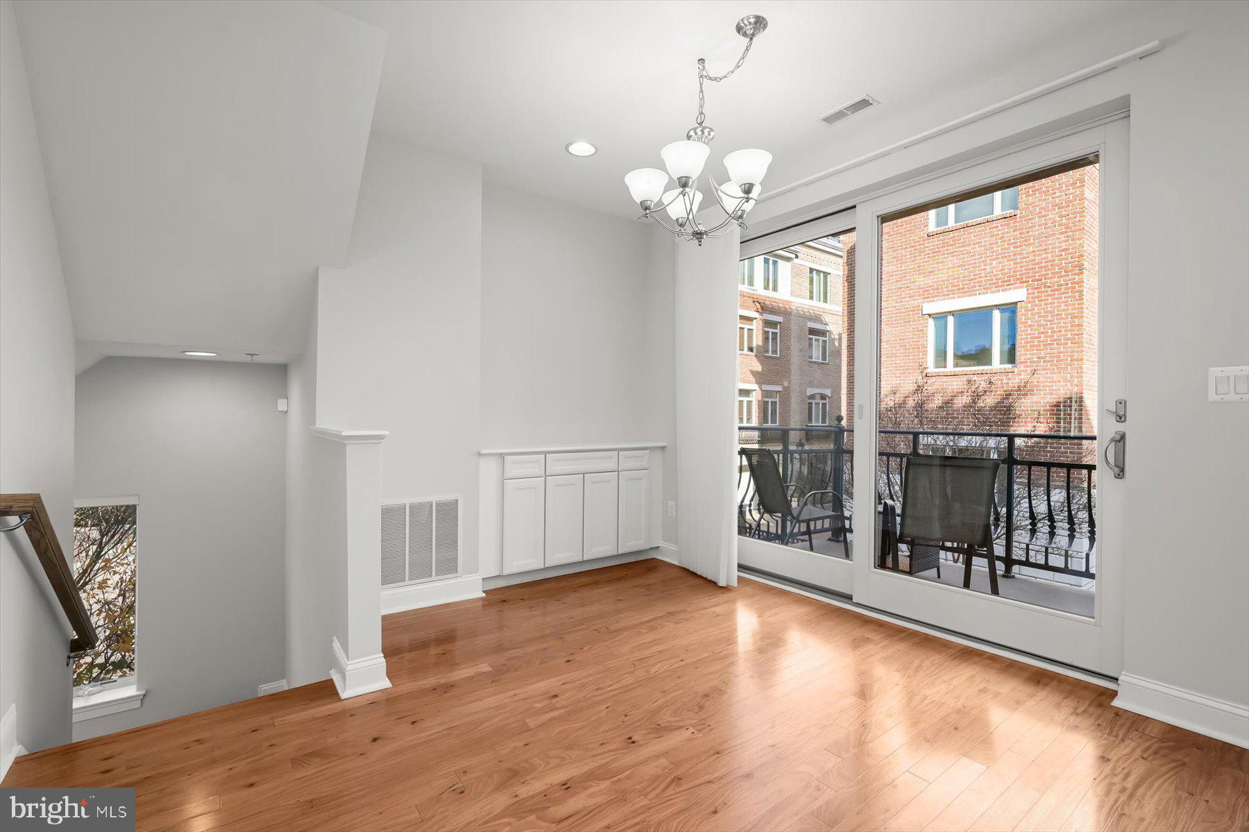 PIER HOMES AT HARBORVIEW - Residential