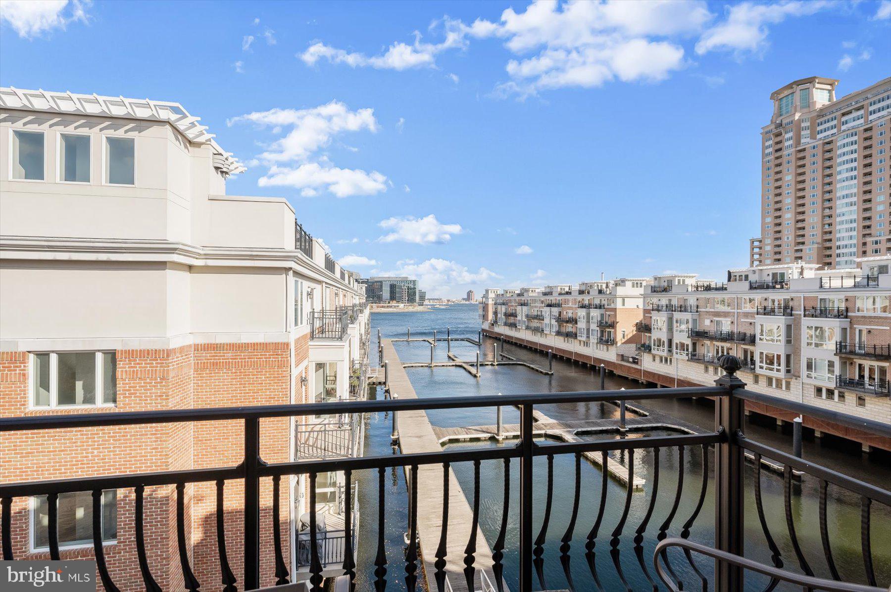 PIER HOMES AT HARBORVIEW - Residential