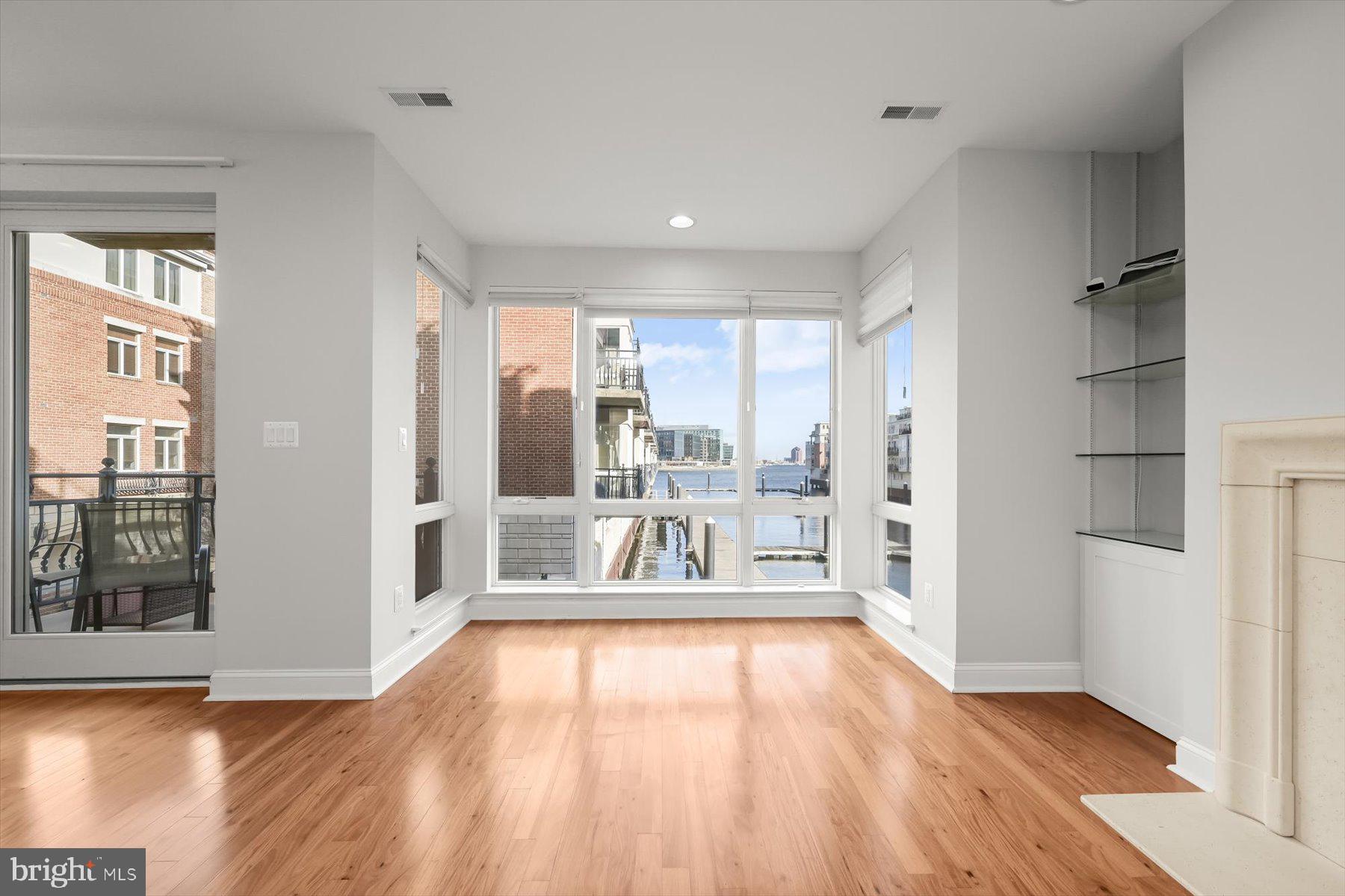 PIER HOMES AT HARBORVIEW - Residential