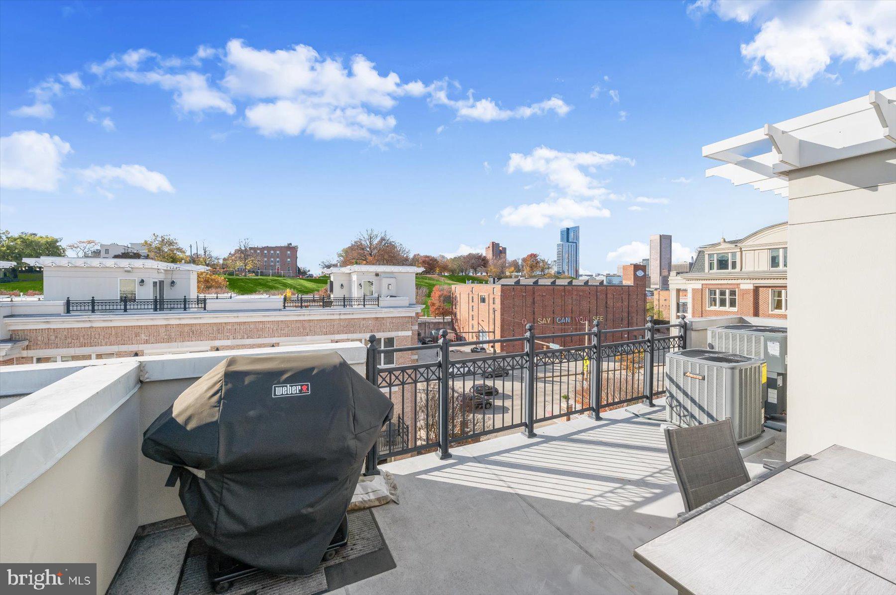 PIER HOMES AT HARBORVIEW - Residential