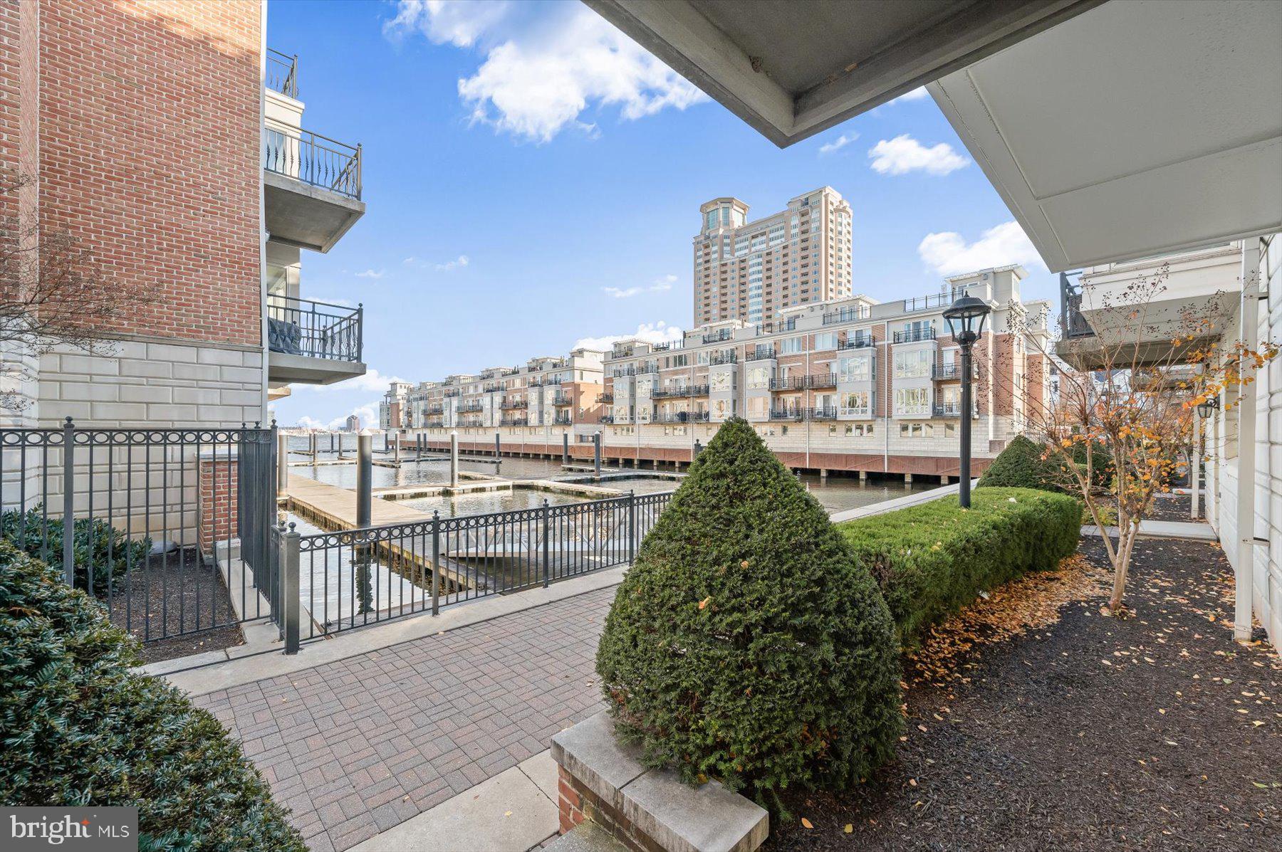 PIER HOMES AT HARBORVIEW - Residential