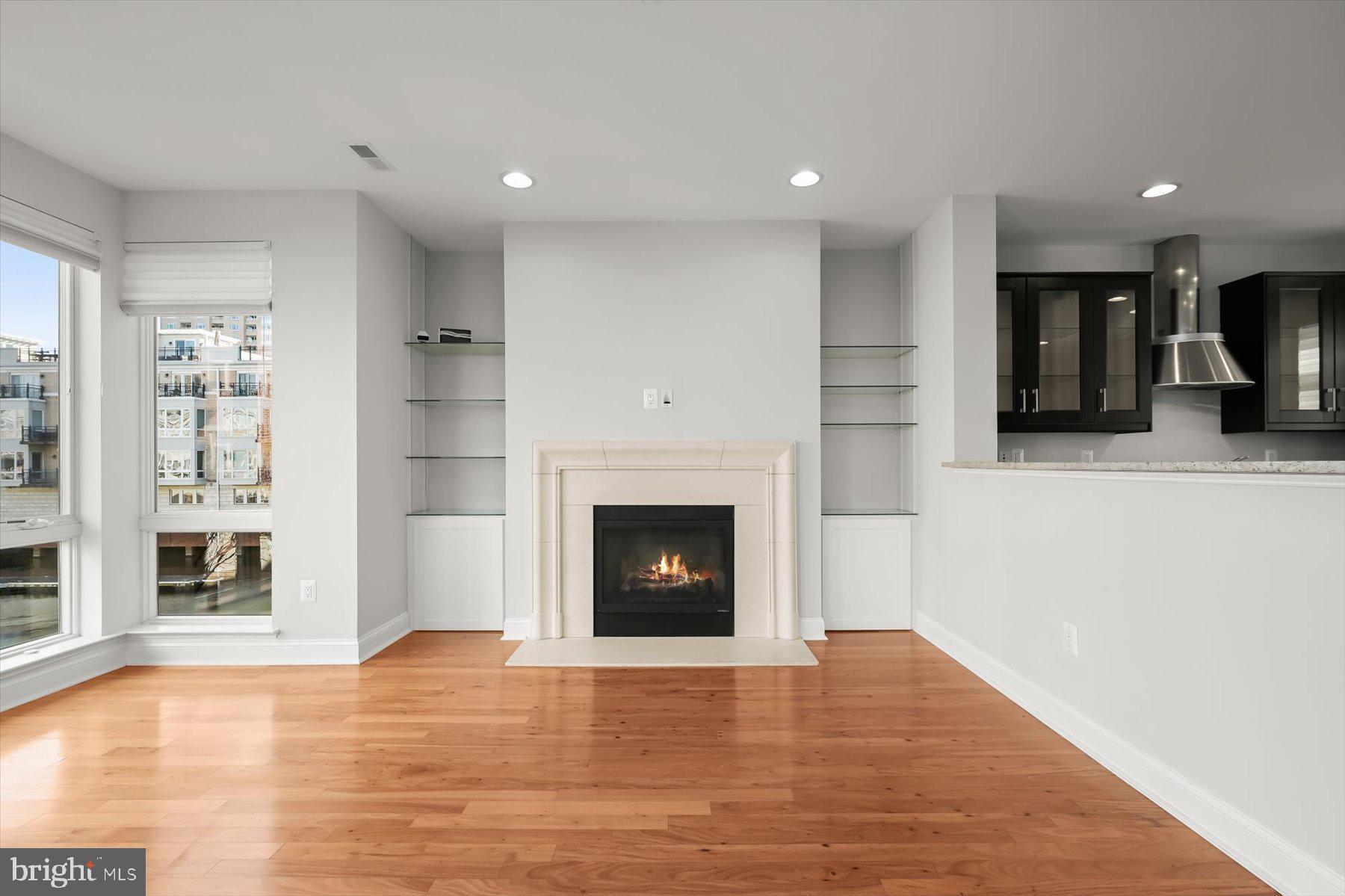 PIER HOMES AT HARBORVIEW - Residential